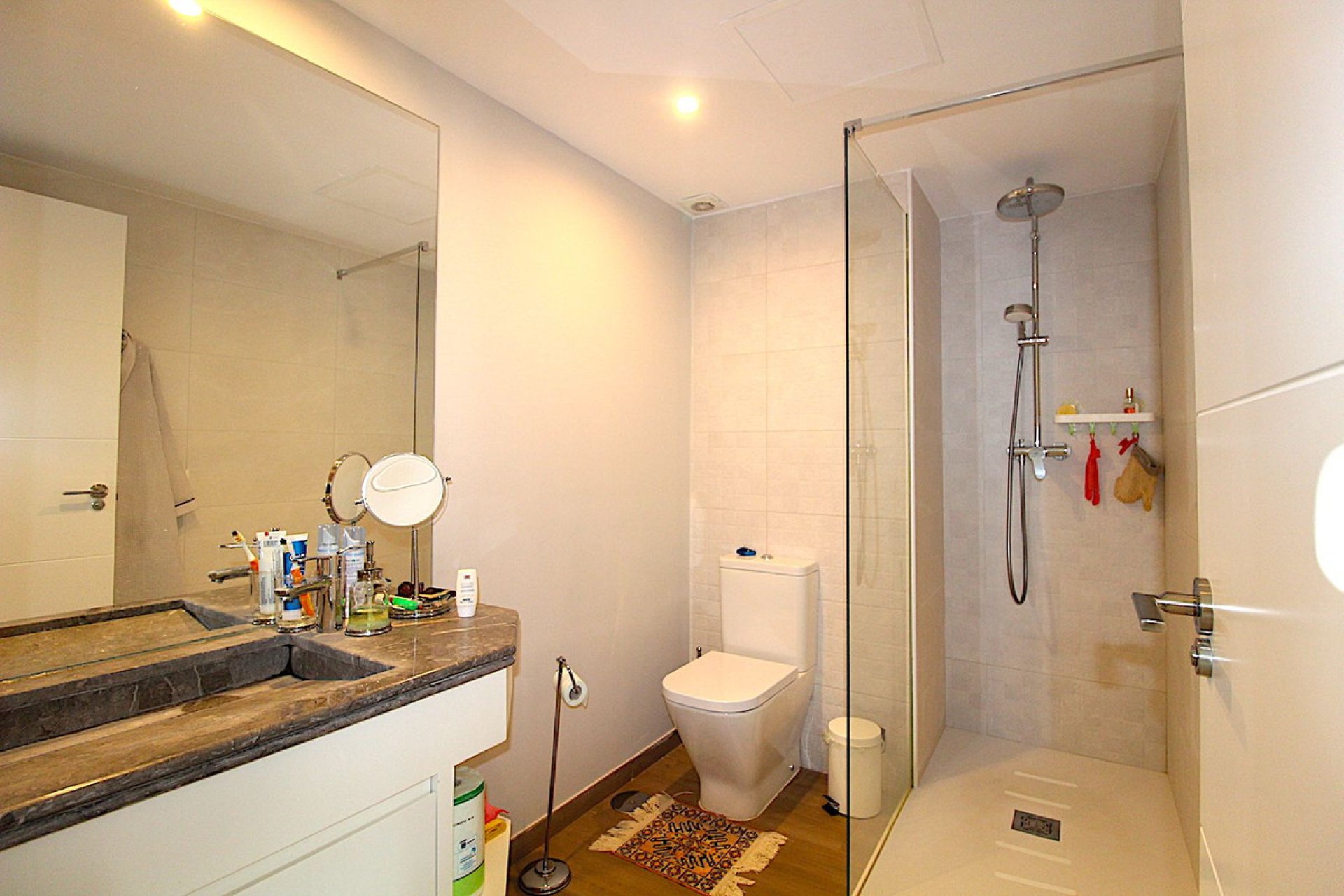 Resale - Apartment - Middle Floor Apartment - Estepona - Estepona Centro