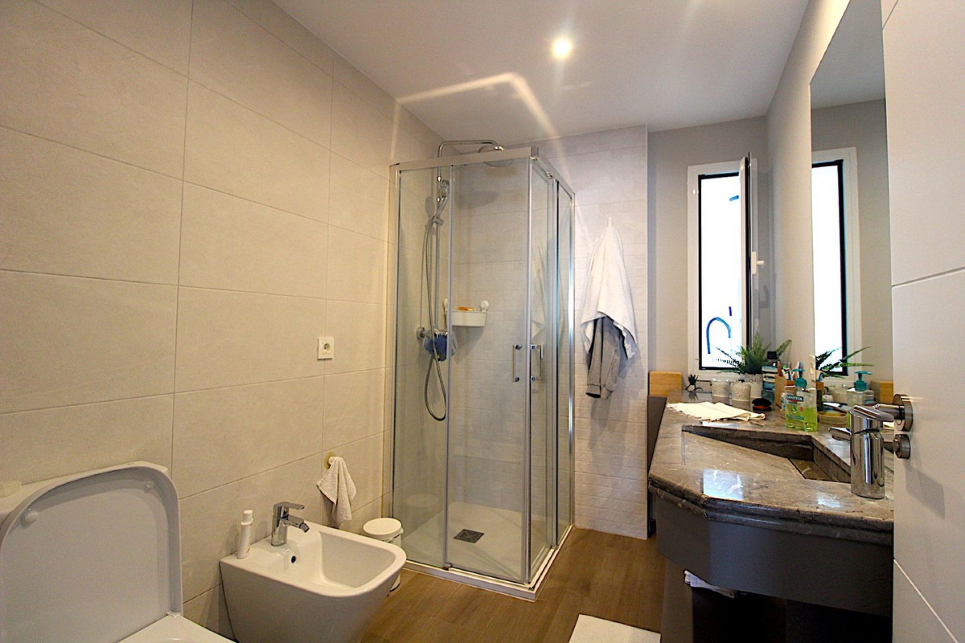 Resale - Apartment - Middle Floor Apartment - Estepona - Estepona Centro