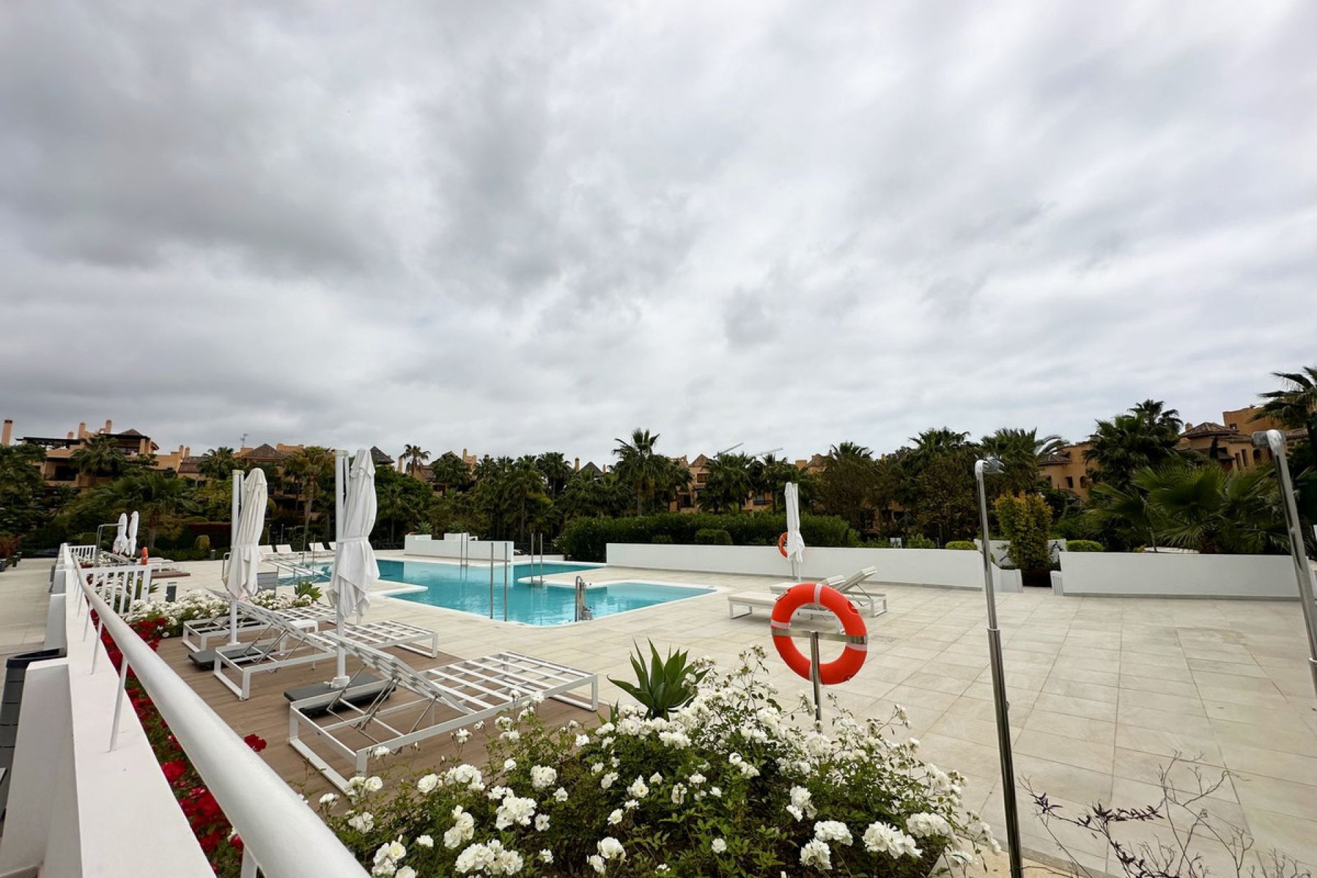 Resale - Apartment - Middle Floor Apartment - Estepona - Estepona Centro