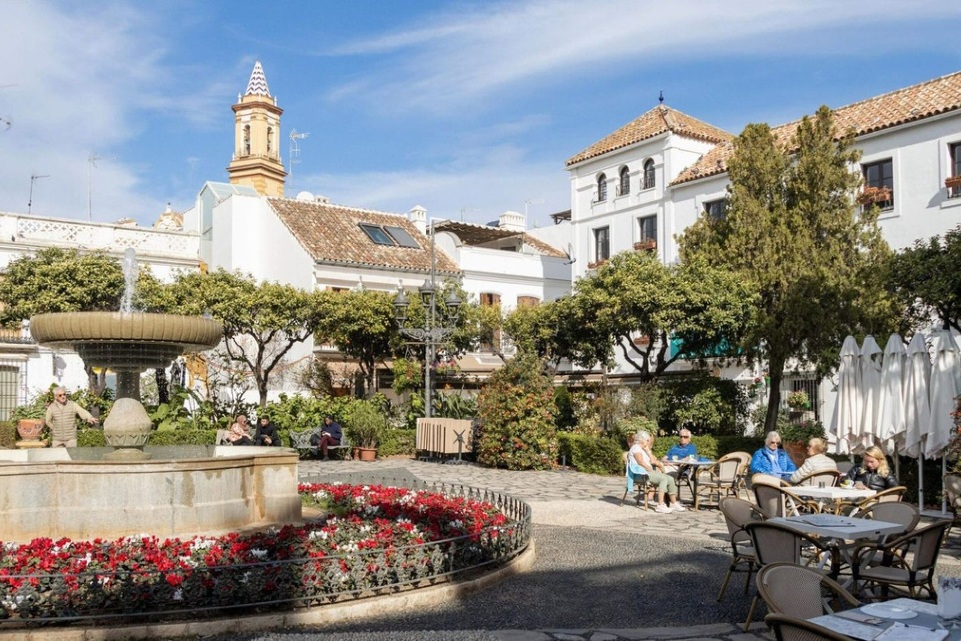 Resale - Apartment - Middle Floor Apartment - Estepona - Estepona Centro