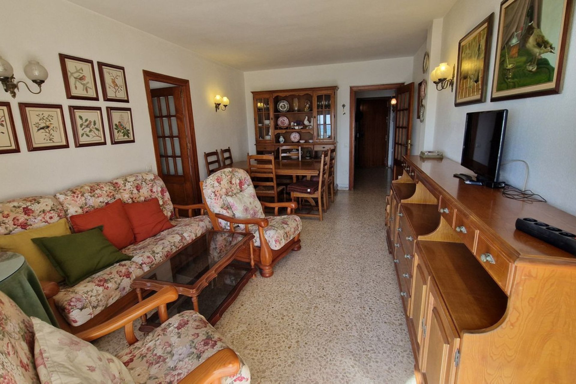 Resale - Apartment - Middle Floor Apartment - Estepona - Estepona Centro
