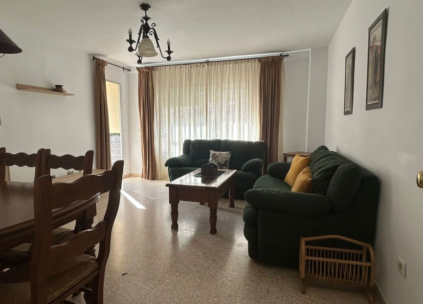 Resale - Apartment - Middle Floor Apartment - Estepona - Estepona Centro