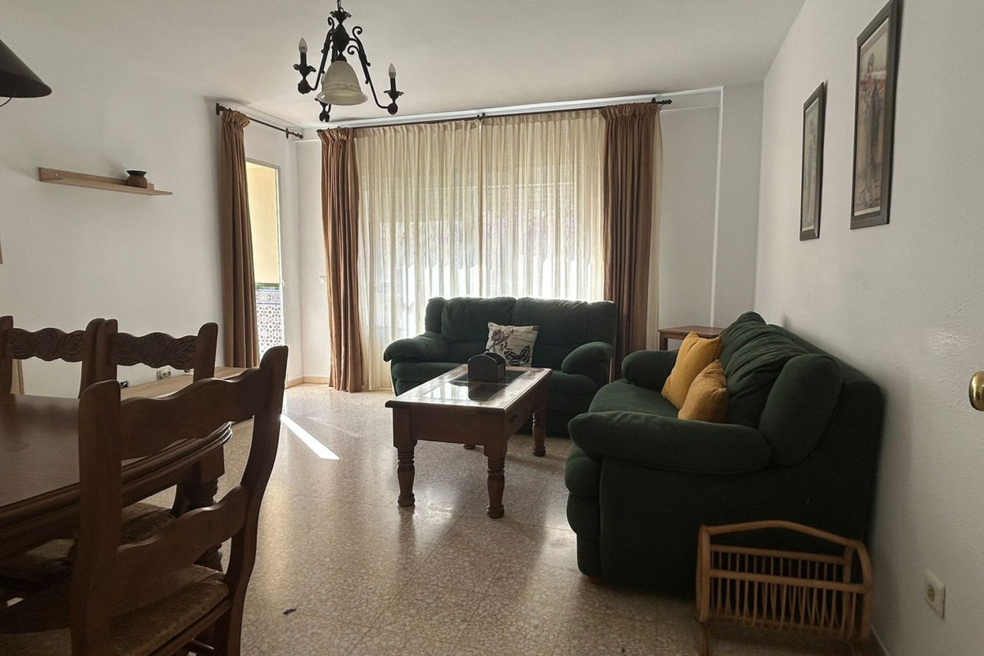 Resale - Apartment - Middle Floor Apartment - Estepona - Estepona Centro