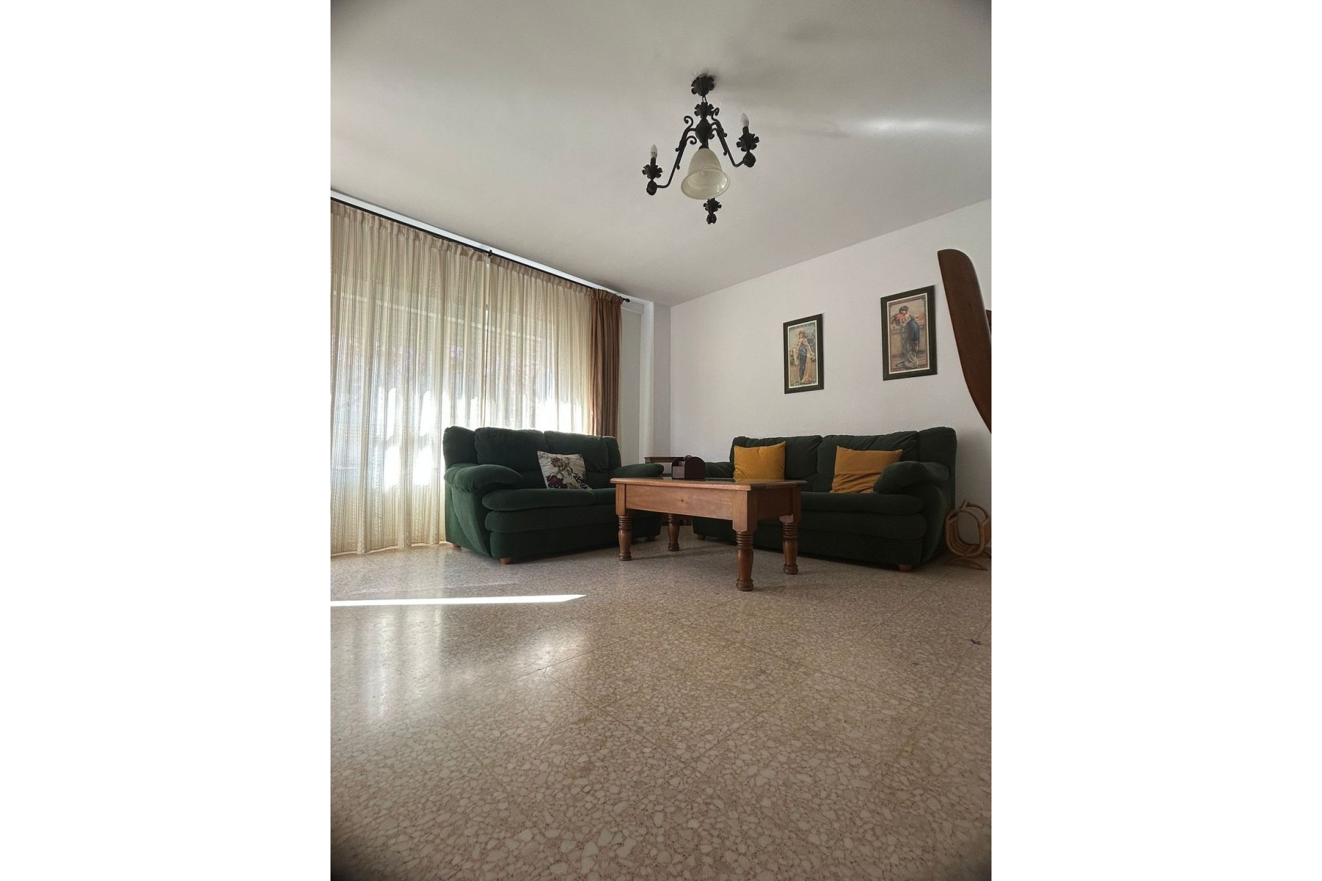 Resale - Apartment - Middle Floor Apartment - Estepona - Estepona Centro