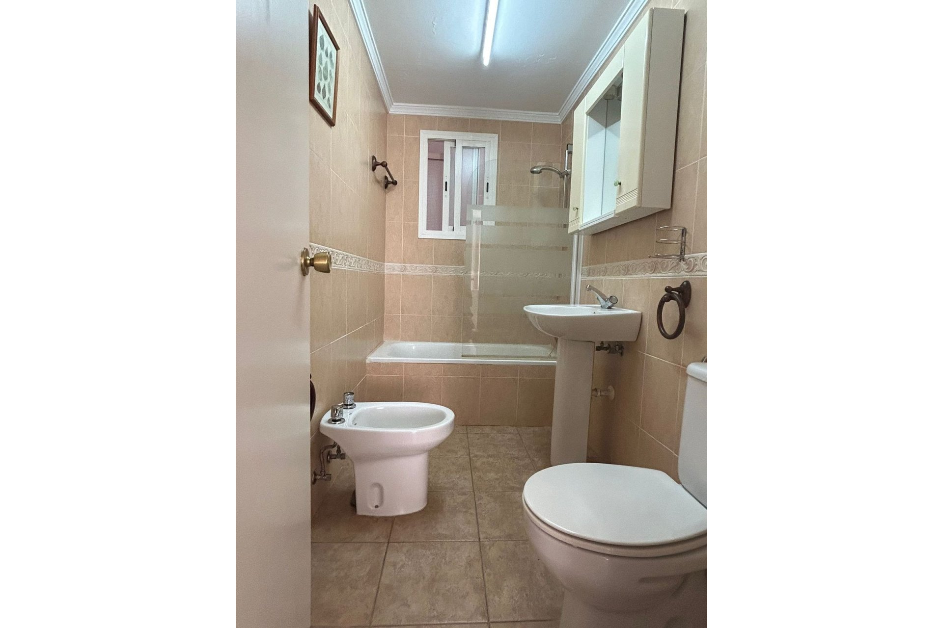 Resale - Apartment - Middle Floor Apartment - Estepona - Estepona Centro