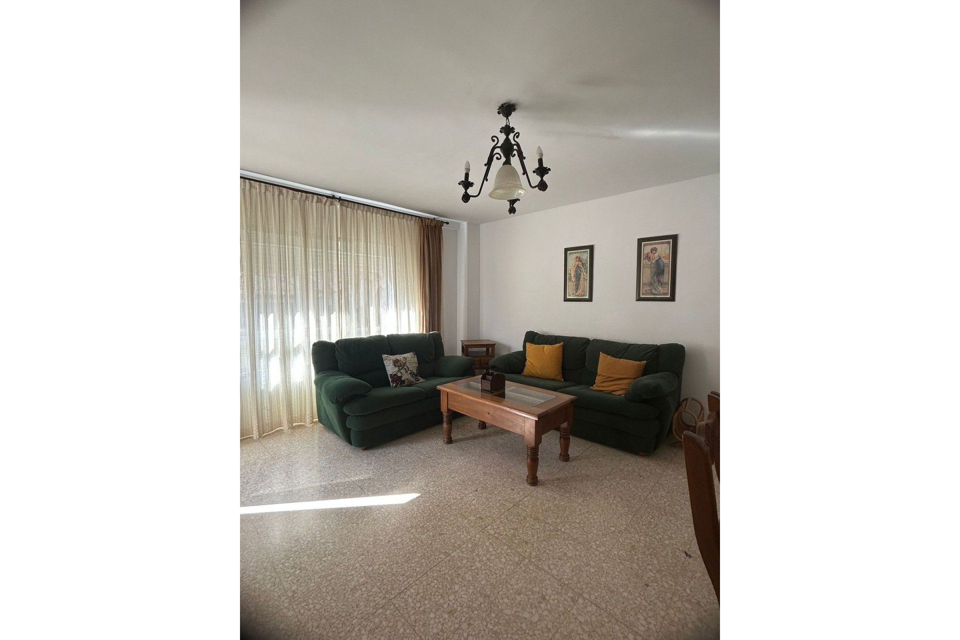 Resale - Apartment - Middle Floor Apartment - Estepona - Estepona Centro