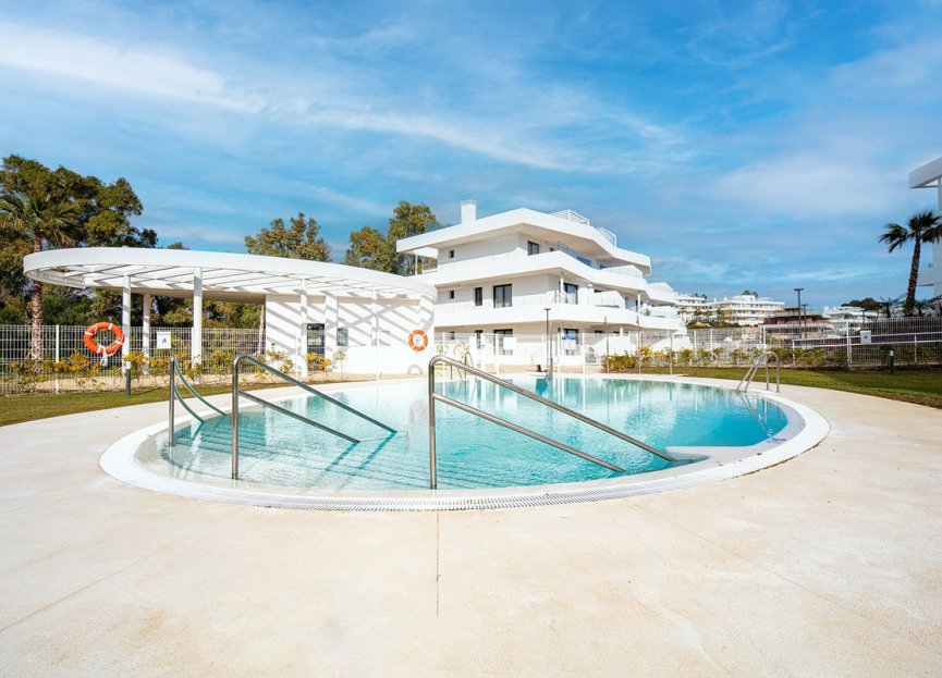 Resale - Apartment - Middle Floor Apartment - Estepona - Estepona Centro