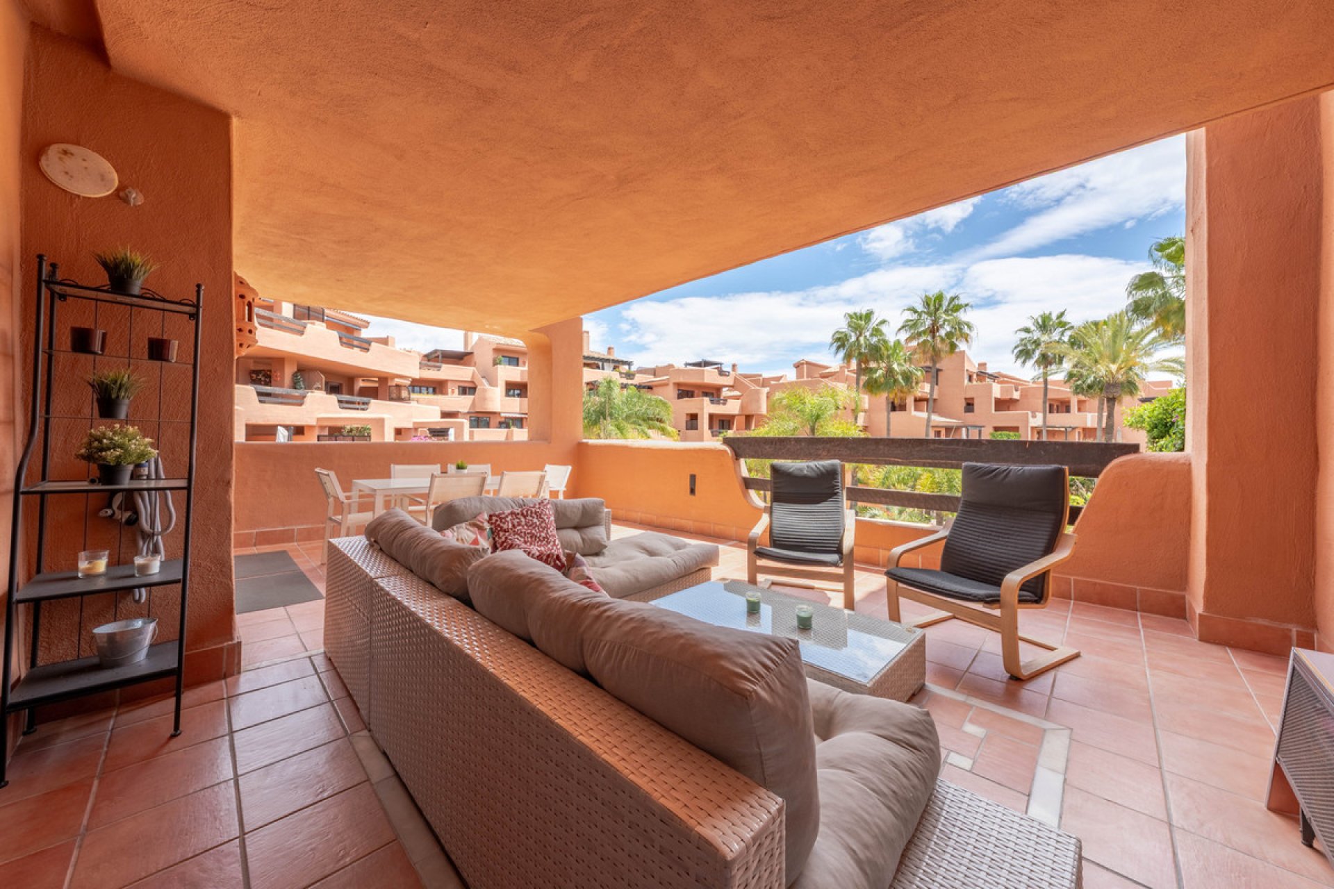 Resale - Apartment - Middle Floor Apartment - Estepona - Estepona Centro
