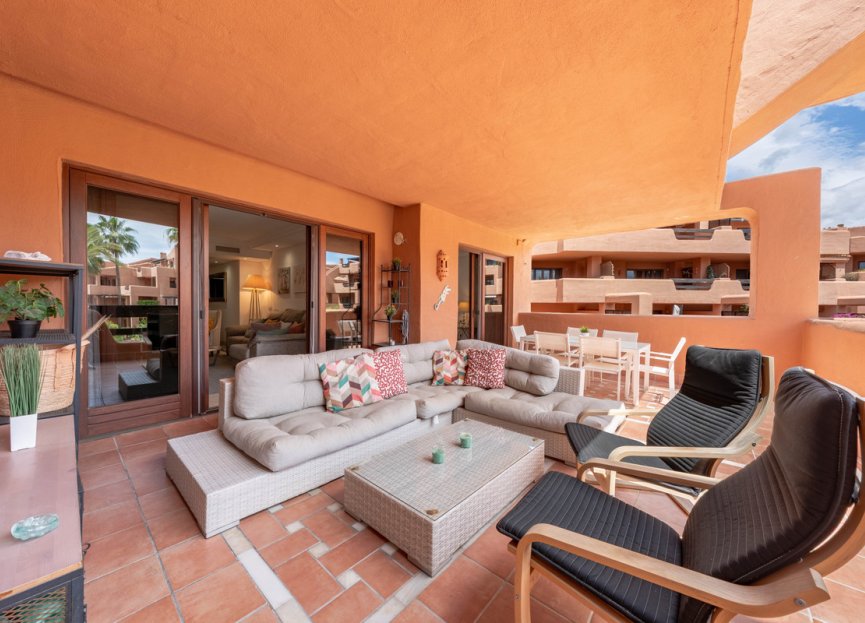 Resale - Apartment - Middle Floor Apartment - Estepona - Estepona Centro