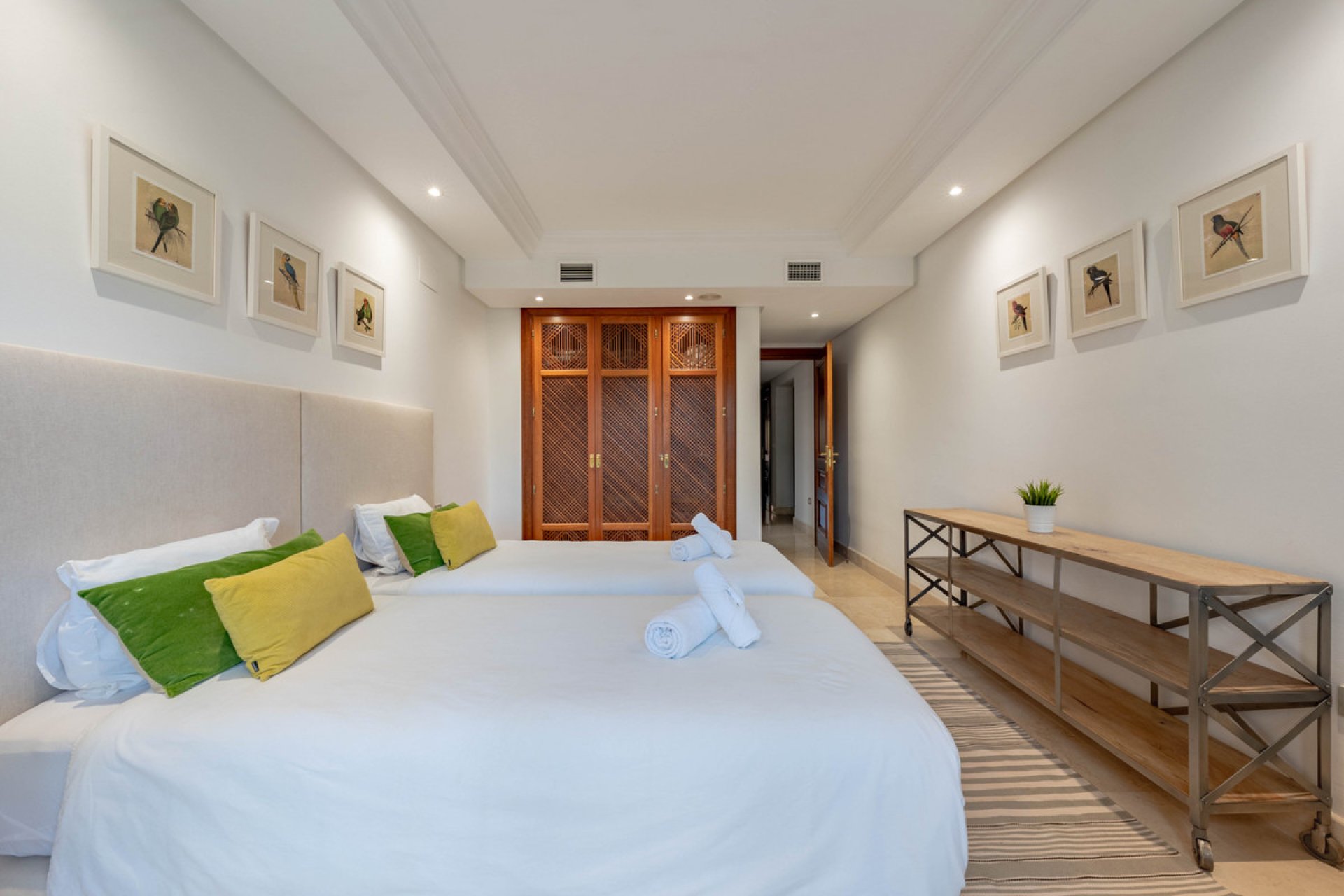 Resale - Apartment - Middle Floor Apartment - Estepona - Estepona Centro