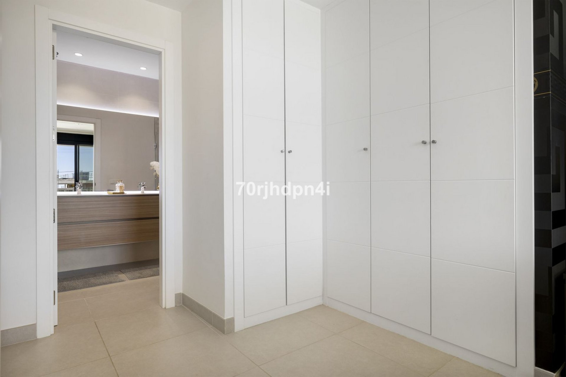 Resale - Apartment - Middle Floor Apartment - Estepona - Estepona Centro