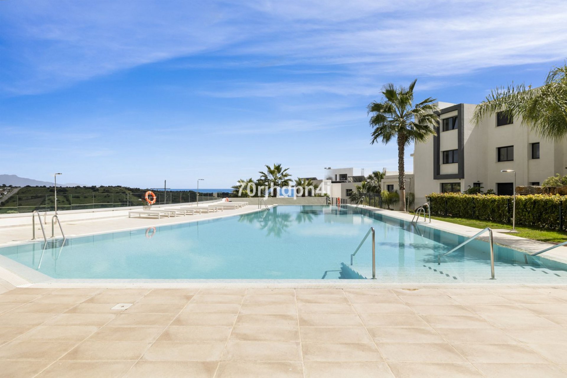 Resale - Apartment - Middle Floor Apartment - Estepona - Estepona Centro