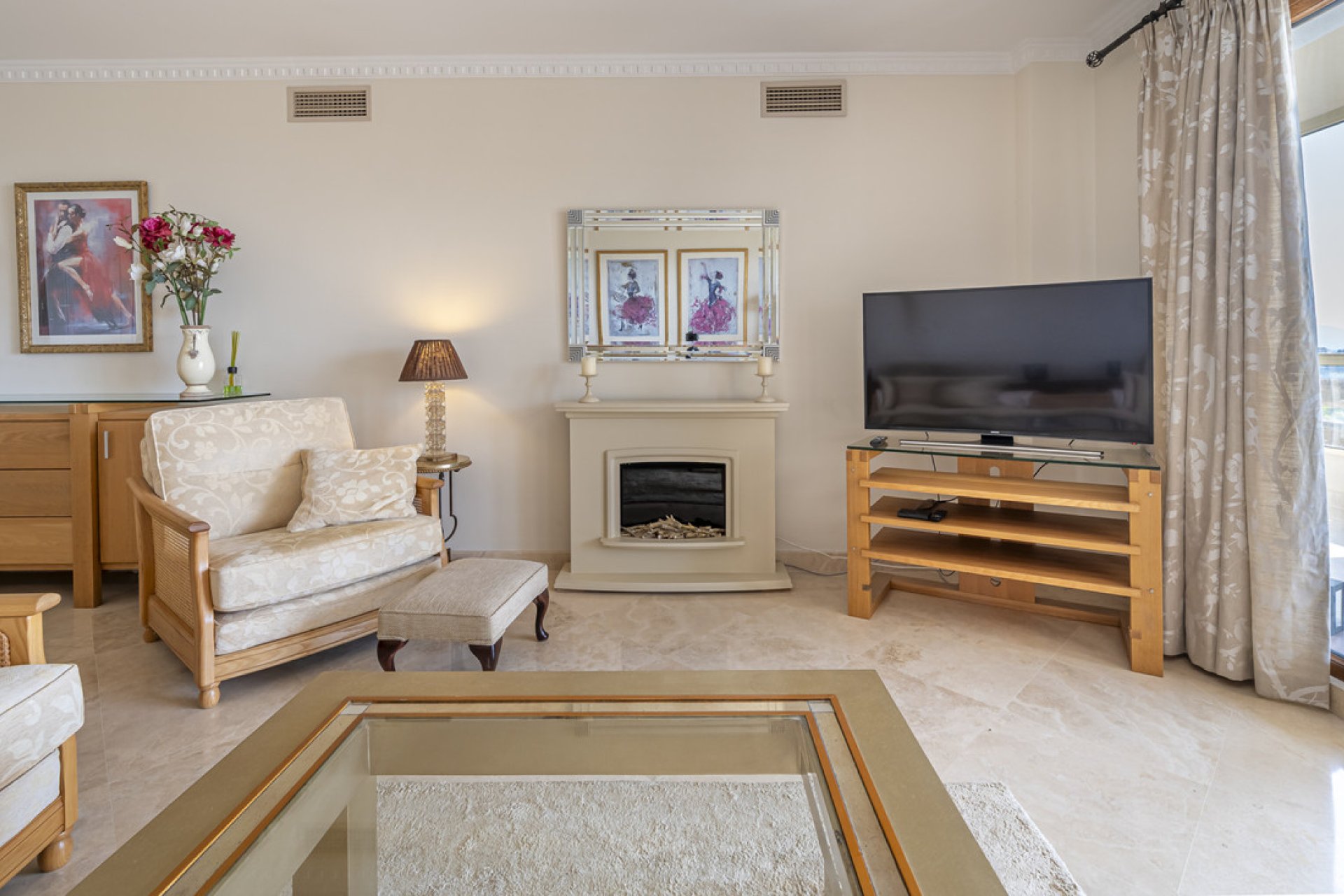 Resale - Apartment - Middle Floor Apartment - Estepona - Estepona Centro