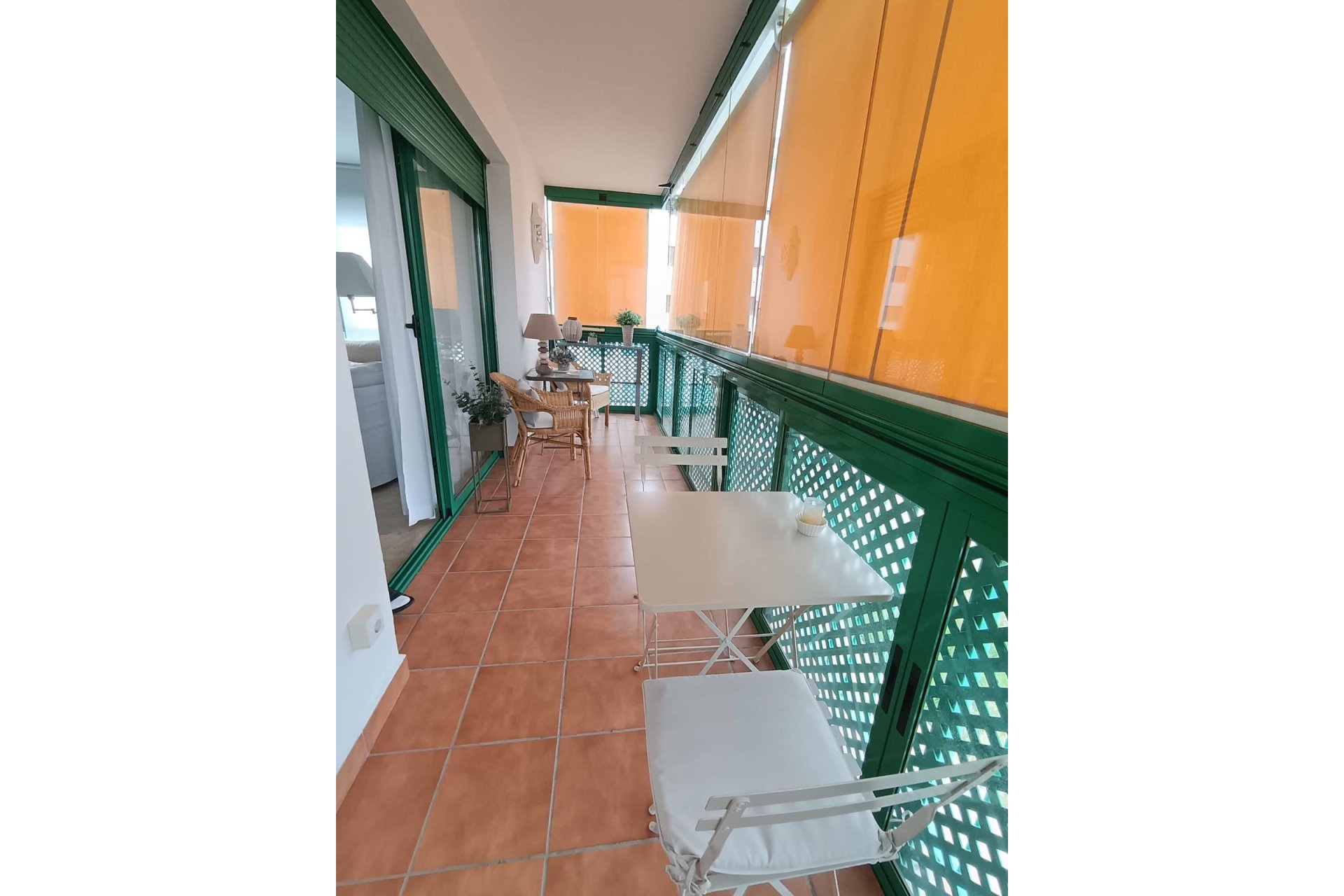 Resale - Apartment - Middle Floor Apartment - Estepona - Estepona Centro