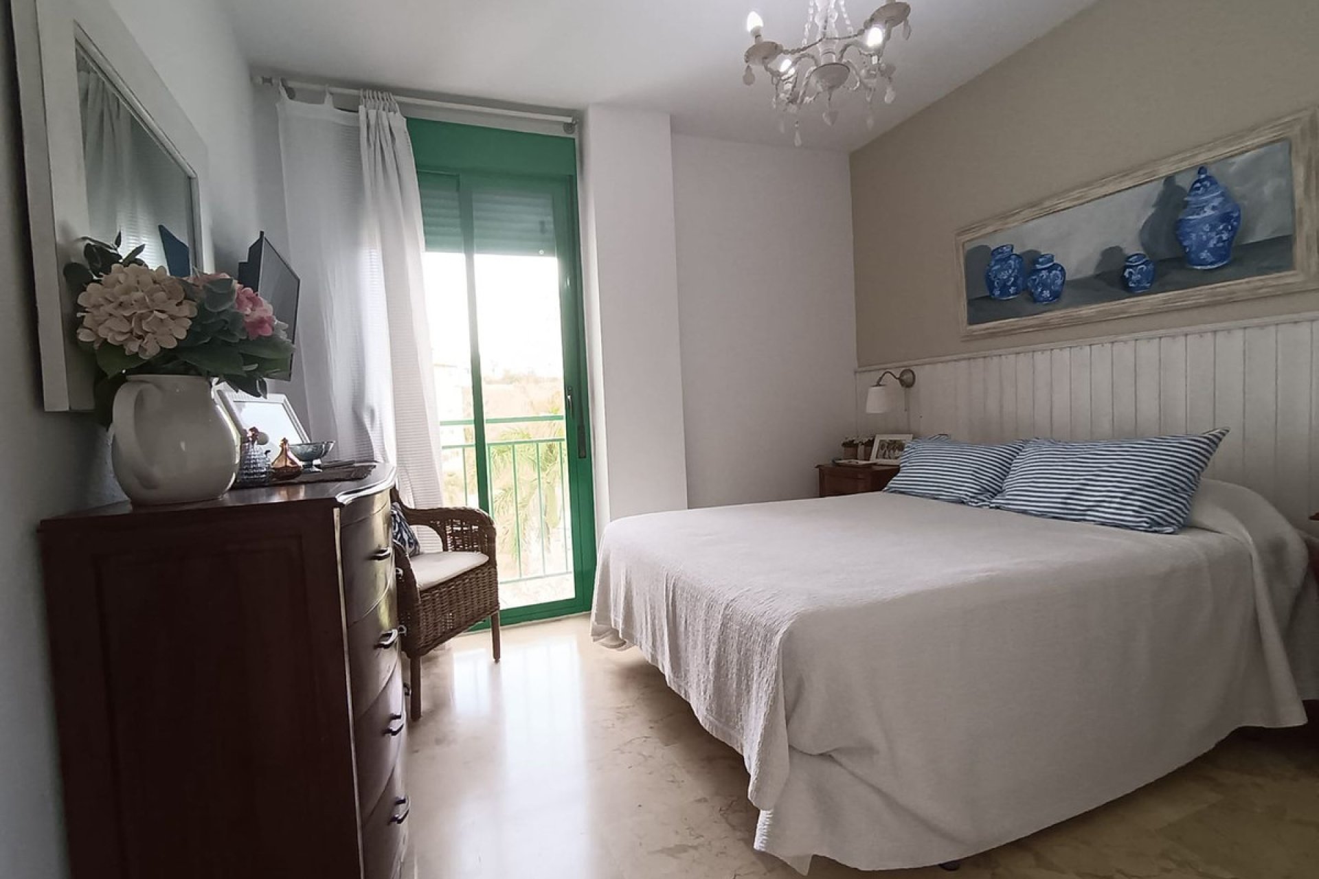 Resale - Apartment - Middle Floor Apartment - Estepona - Estepona Centro