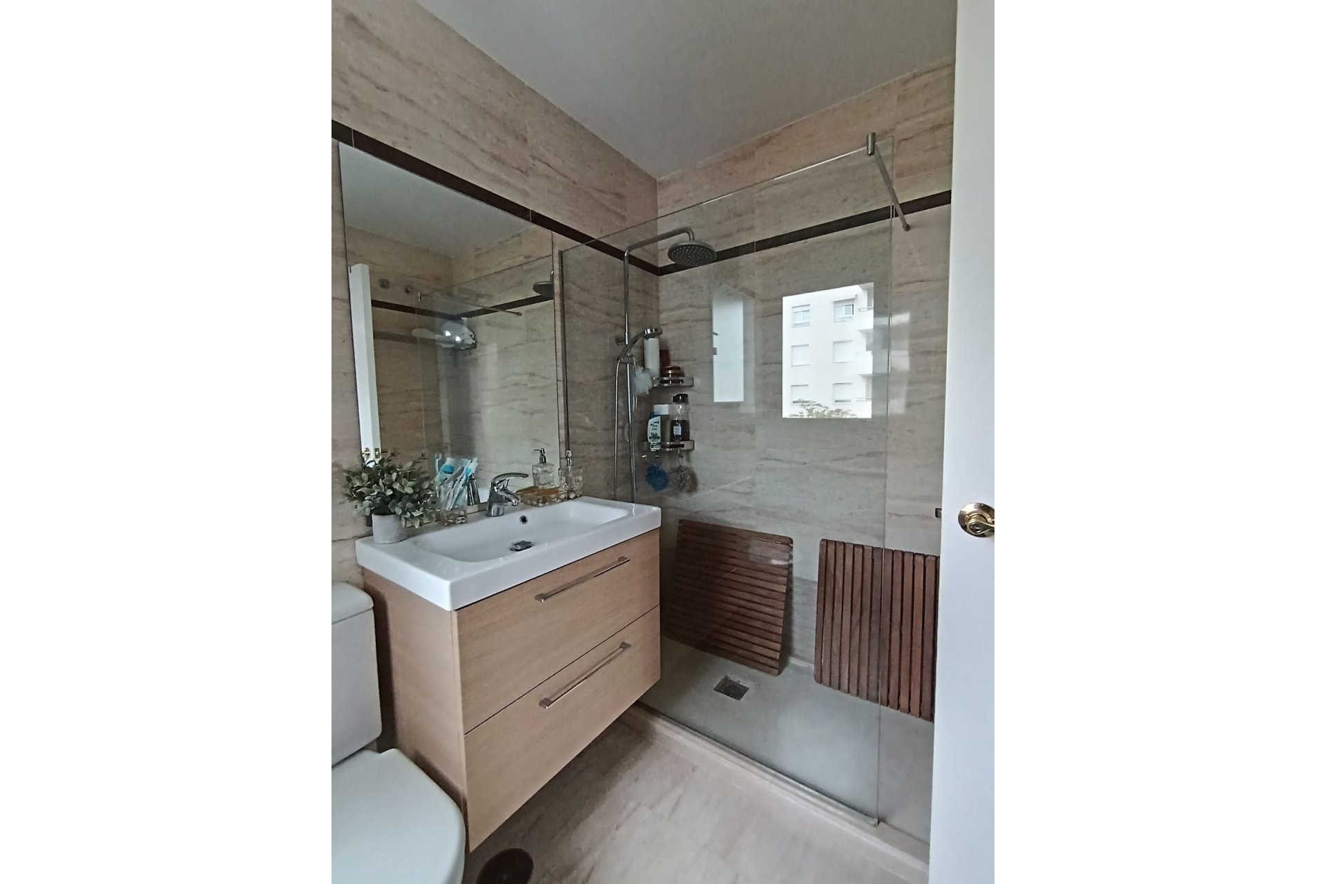 Resale - Apartment - Middle Floor Apartment - Estepona - Estepona Centro