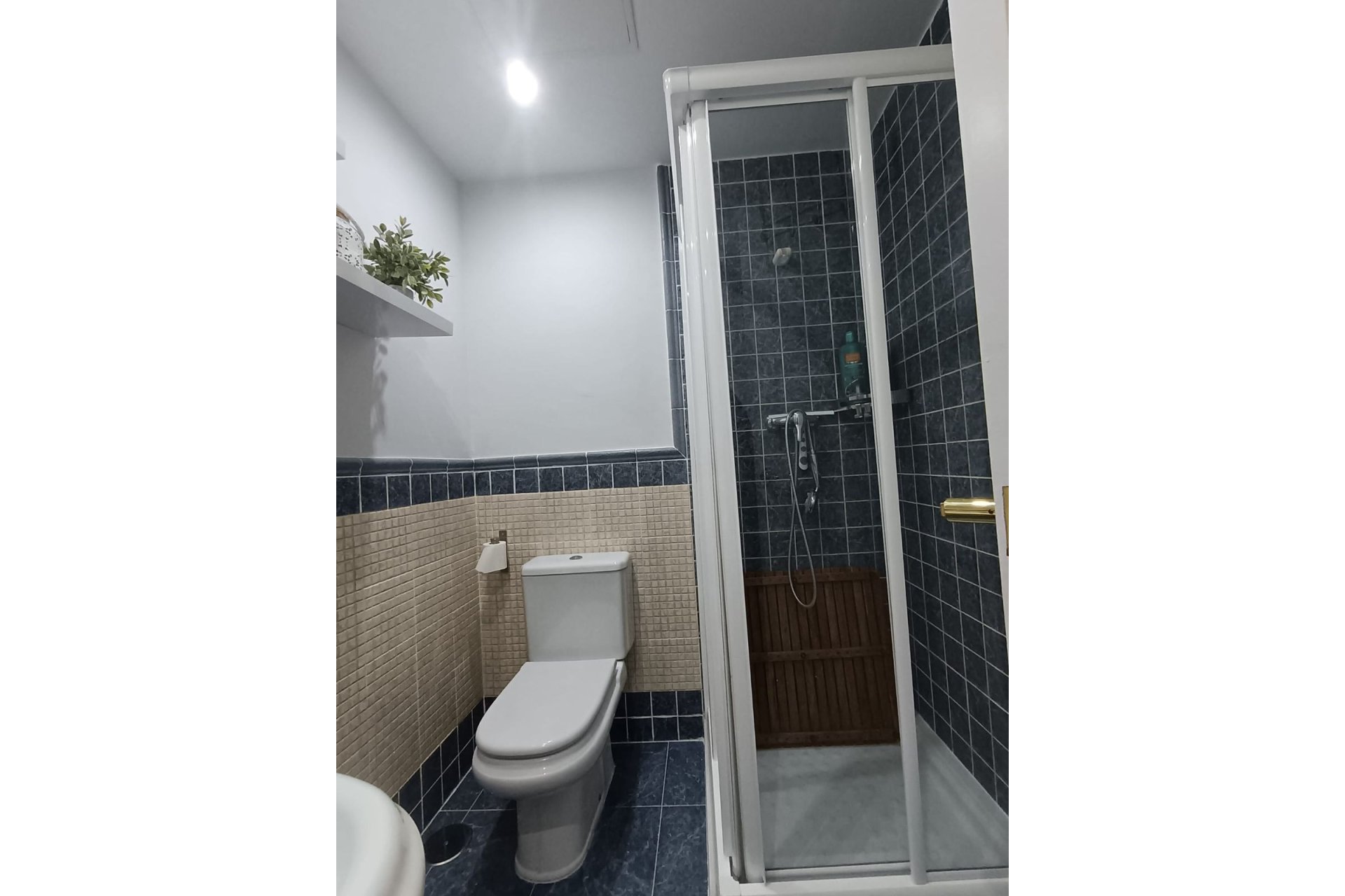 Resale - Apartment - Middle Floor Apartment - Estepona - Estepona Centro