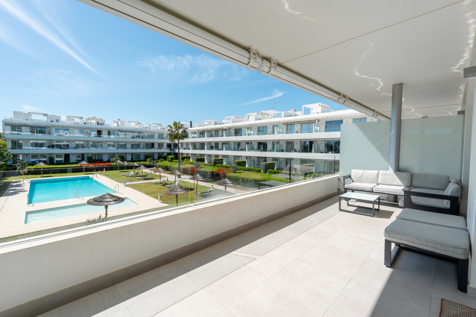 Resale - Apartment - Middle Floor Apartment - Estepona - Estepona Centro