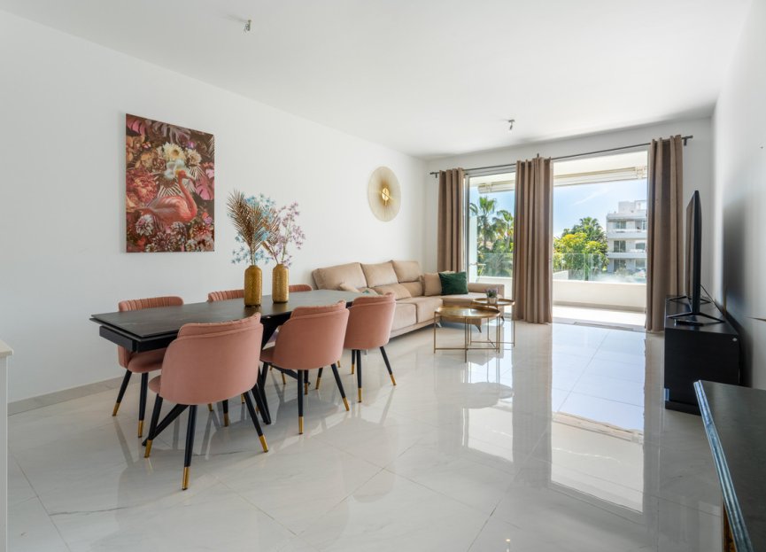 Resale - Apartment - Middle Floor Apartment - Estepona - Estepona Centro