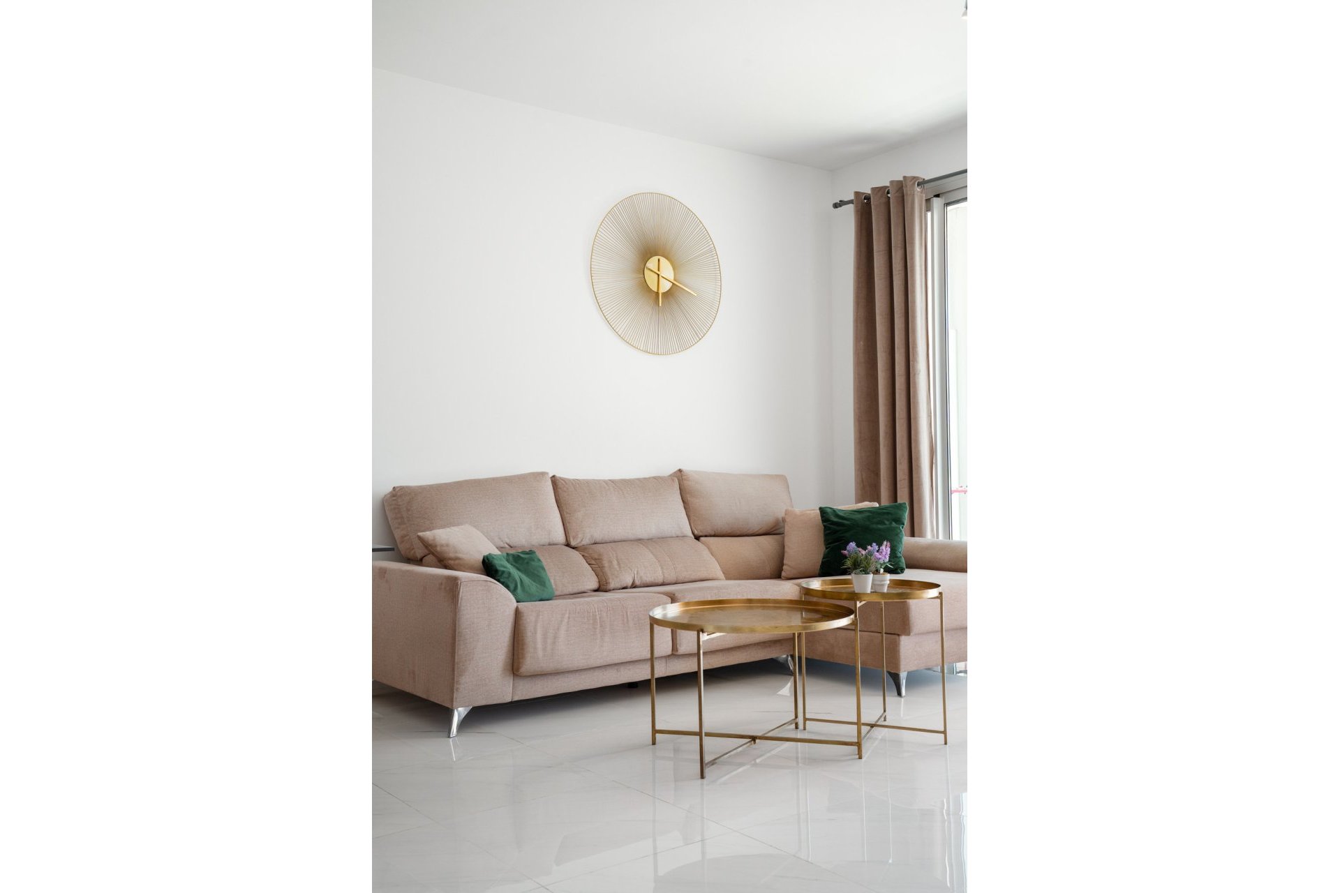 Resale - Apartment - Middle Floor Apartment - Estepona - Estepona Centro