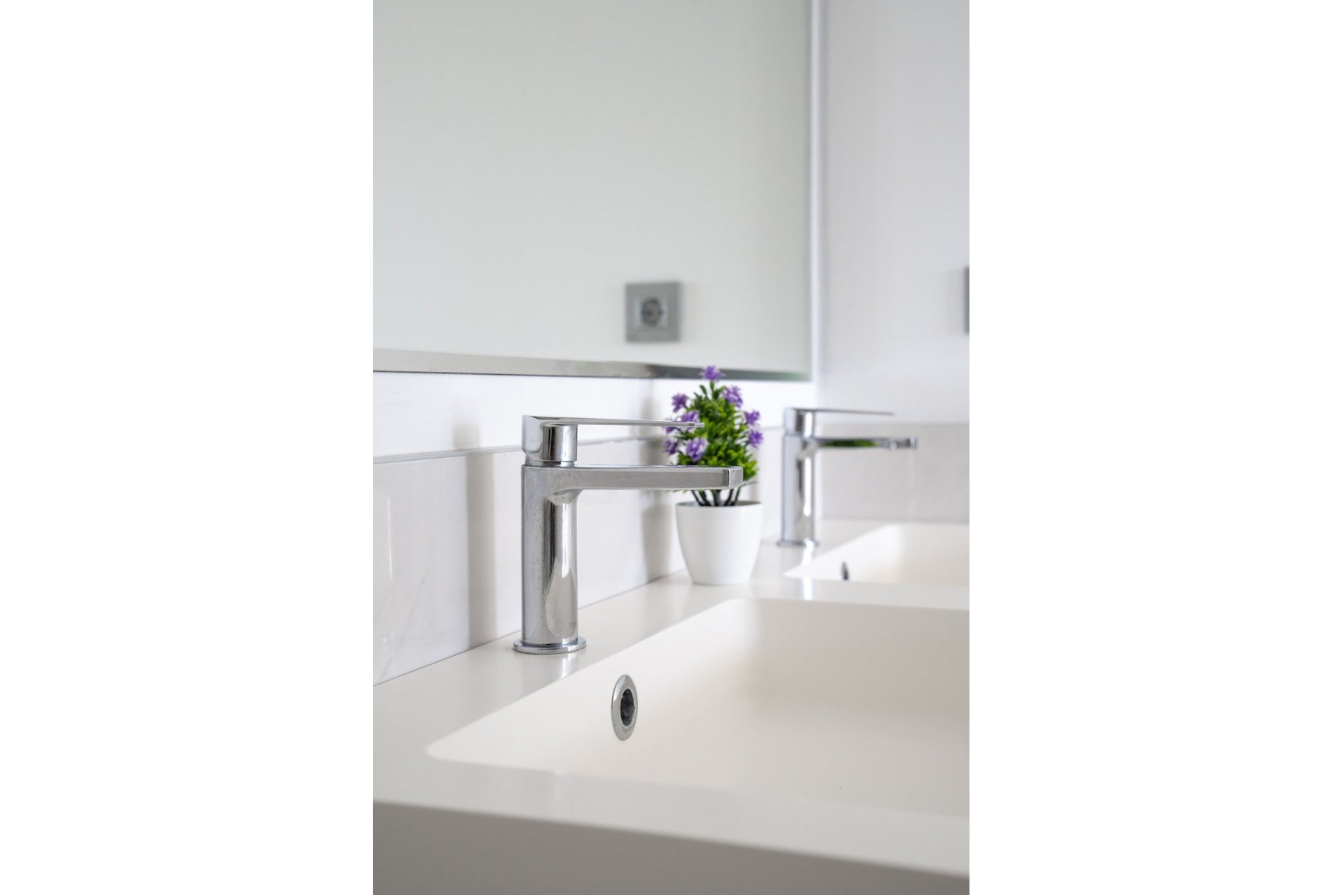 Resale - Apartment - Middle Floor Apartment - Estepona - Estepona Centro