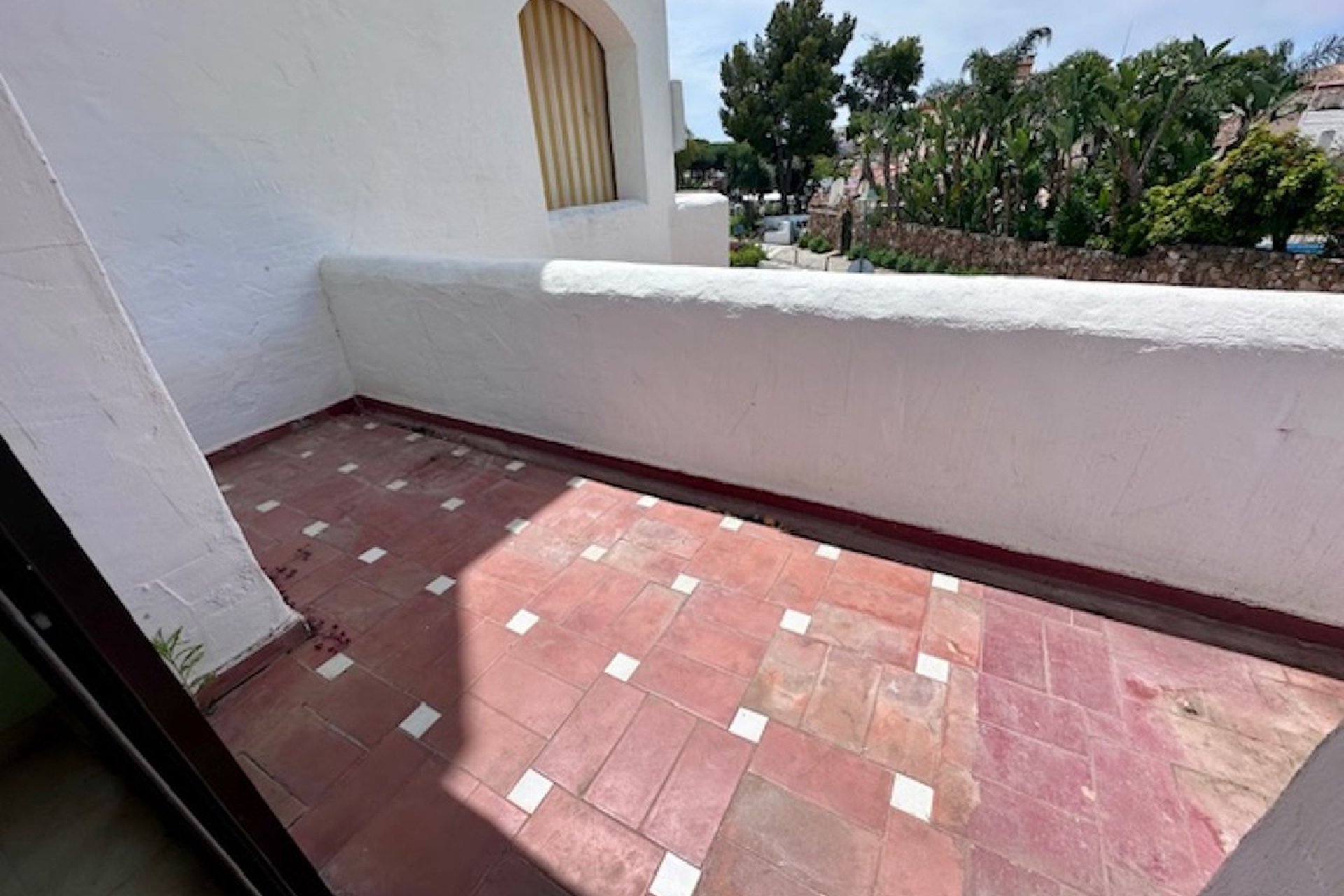 Resale - Apartment - Middle Floor Apartment - Estepona - Estepona Centro