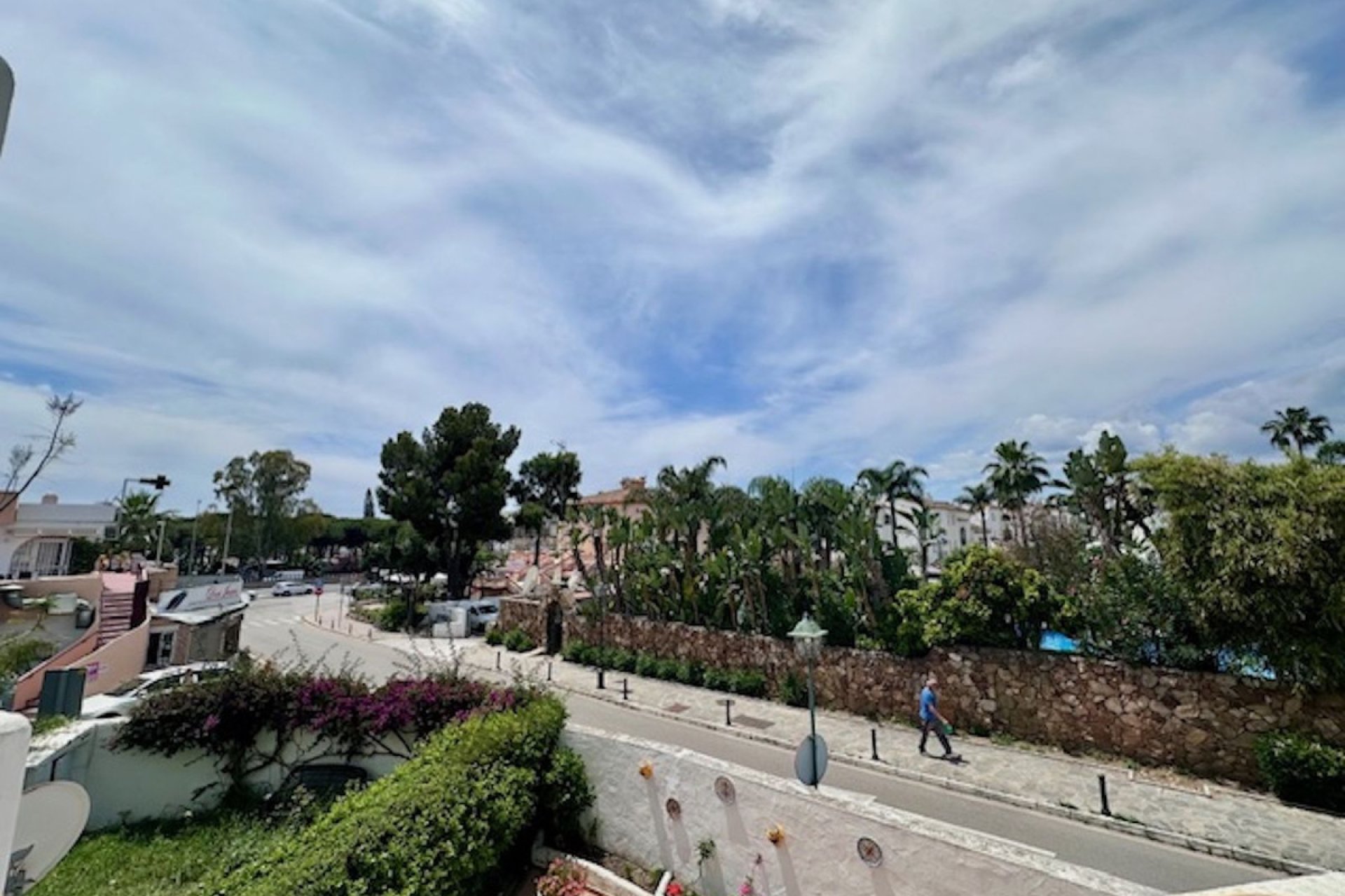 Resale - Apartment - Middle Floor Apartment - Estepona - Estepona Centro