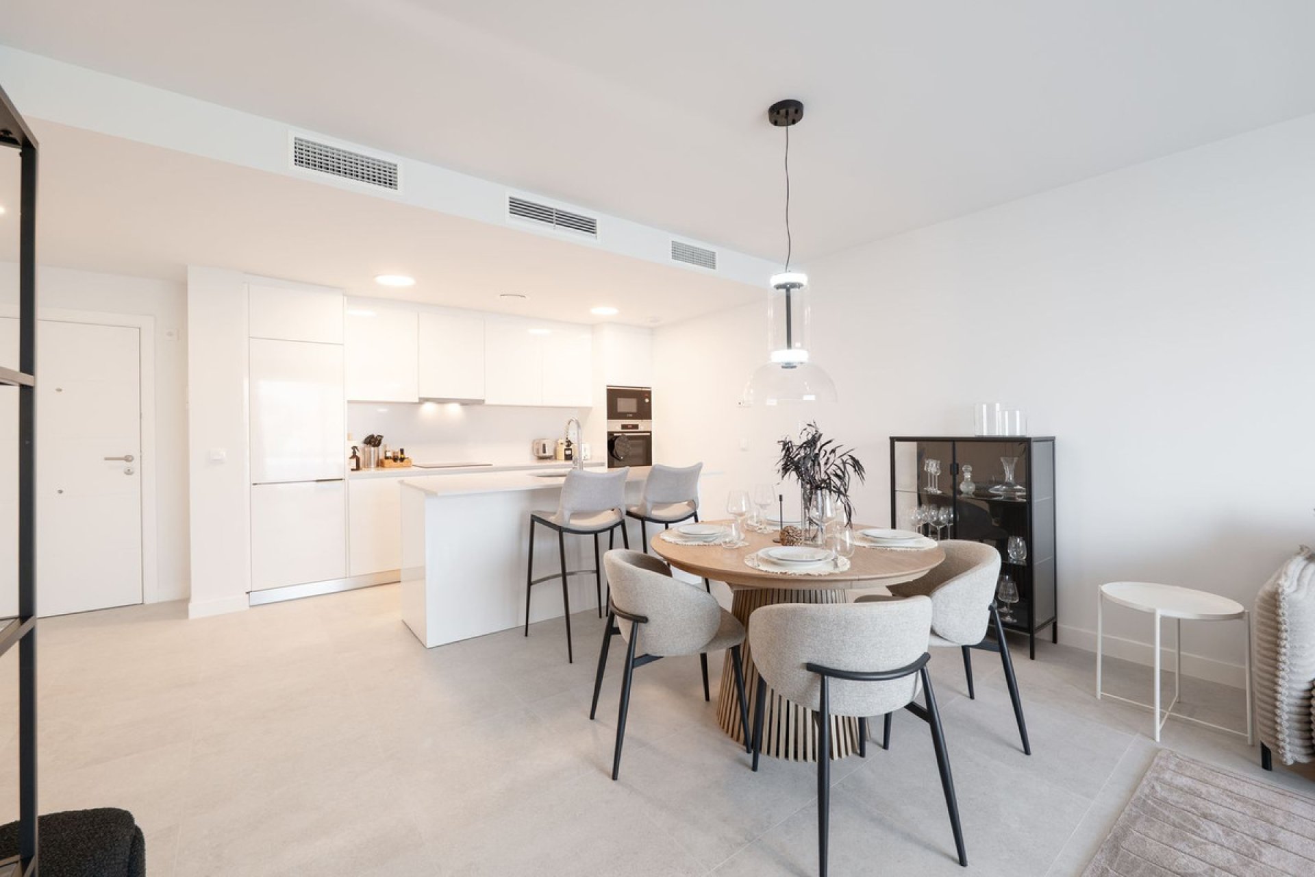 Resale - Apartment - Middle Floor Apartment - Estepona - Estepona Centro