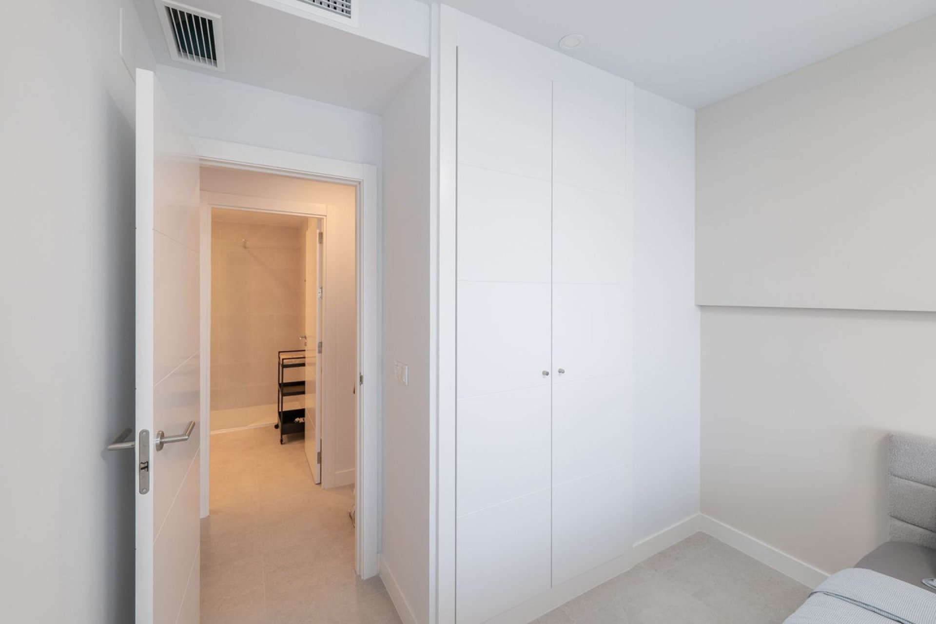 Resale - Apartment - Middle Floor Apartment - Estepona - Estepona Centro