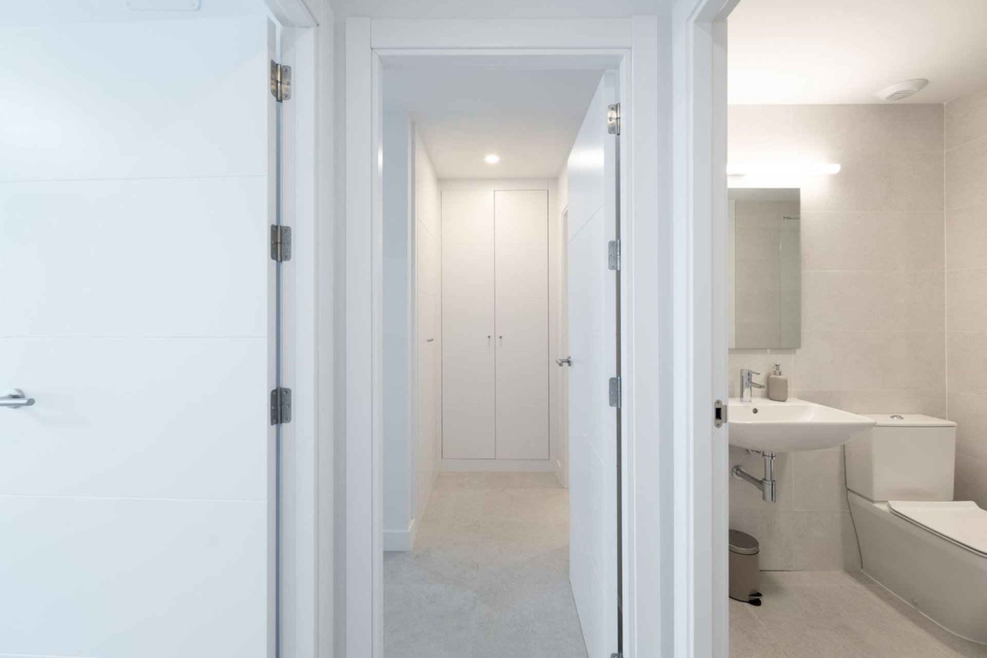 Resale - Apartment - Middle Floor Apartment - Estepona - Estepona Centro