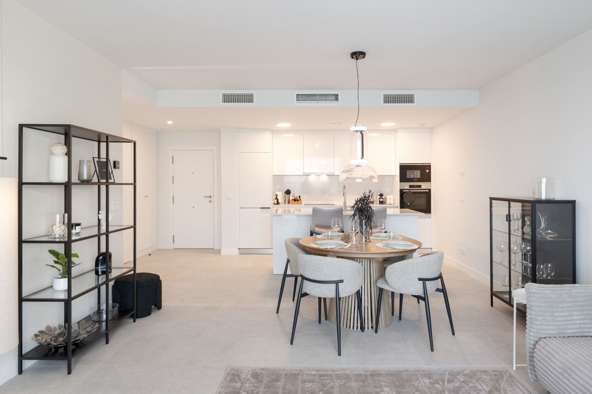 Resale - Apartment - Middle Floor Apartment - Estepona - Estepona Centro