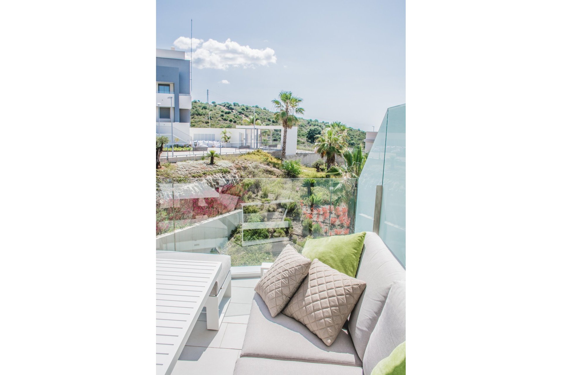 Resale - Apartment - Middle Floor Apartment - Estepona - Estepona Centro