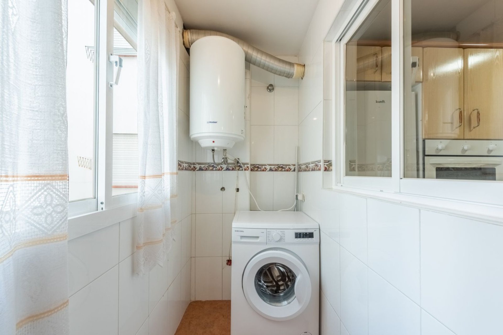 Resale - Apartment - Middle Floor Apartment - Estepona - Estepona Centro