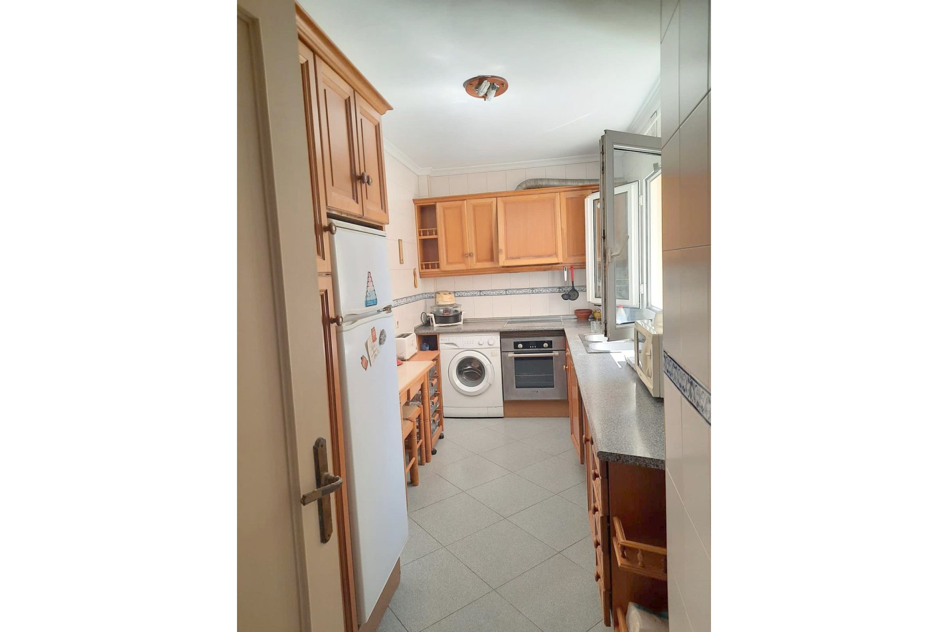 Resale - Apartment - Middle Floor Apartment - Estepona - Estepona Centro