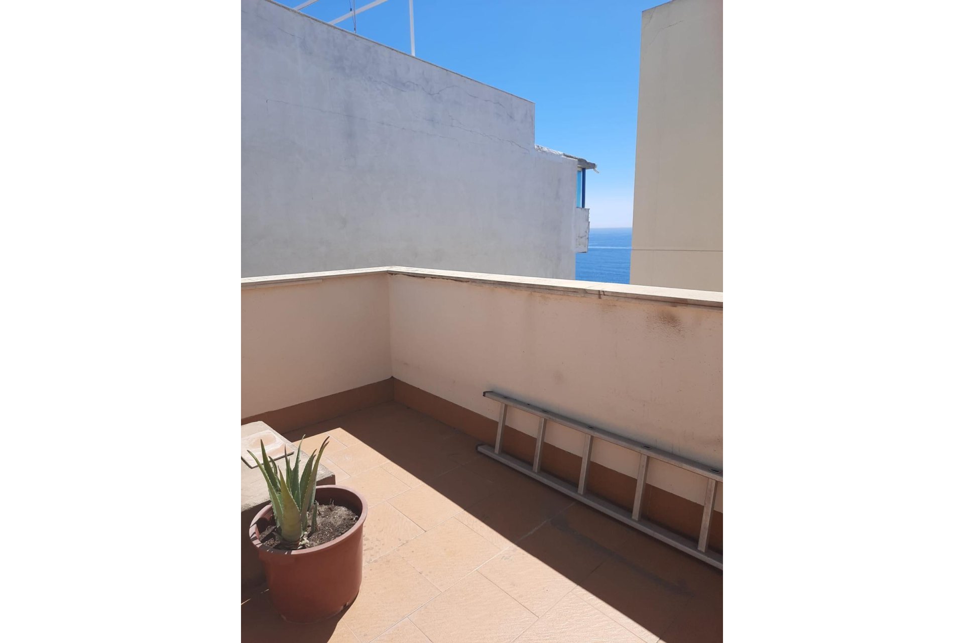 Resale - Apartment - Middle Floor Apartment - Estepona - Estepona Centro