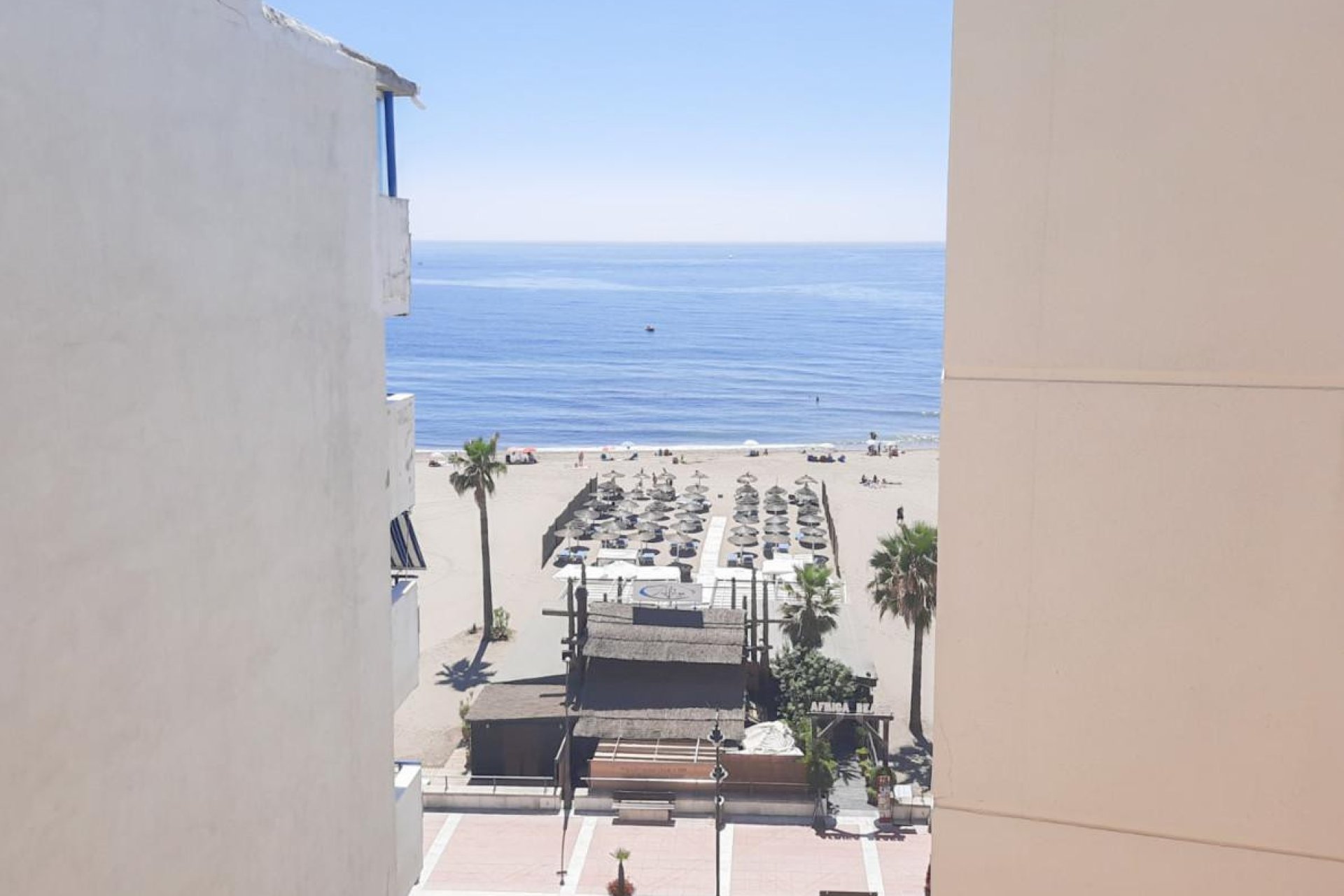 Resale - Apartment - Middle Floor Apartment - Estepona - Estepona Centro