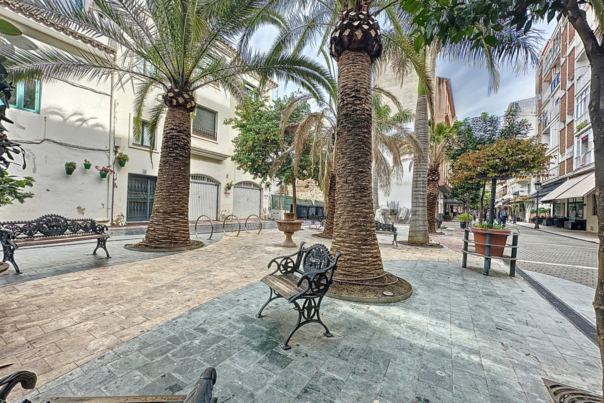 Resale - Apartment - Middle Floor Apartment - Estepona - Estepona Centro