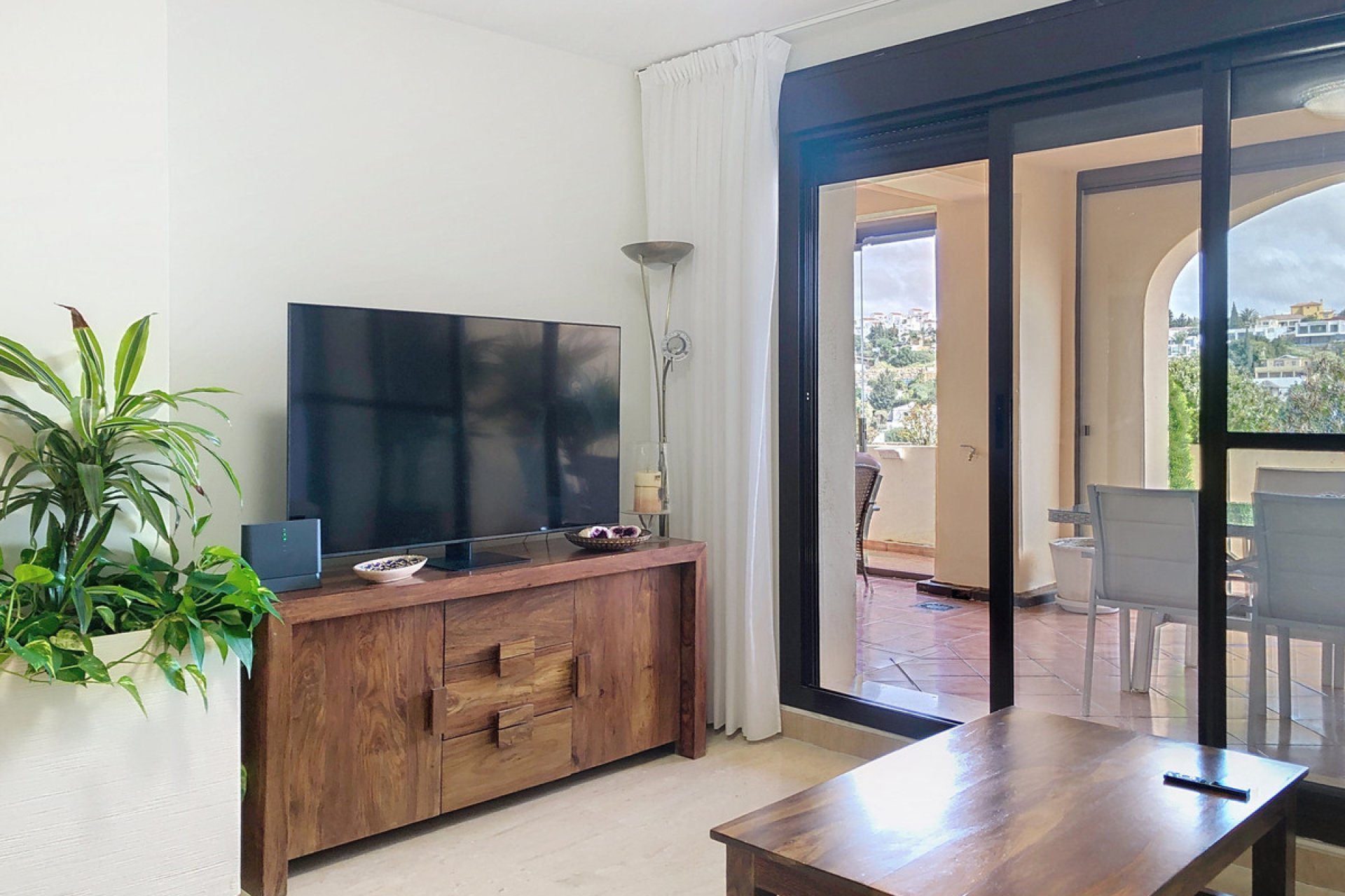 Resale - Apartment - Middle Floor Apartment - Estepona - Estepona Centro