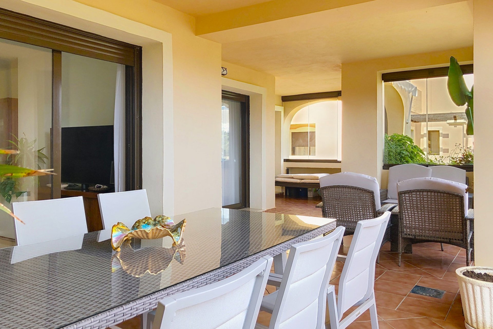 Resale - Apartment - Middle Floor Apartment - Estepona - Estepona Centro