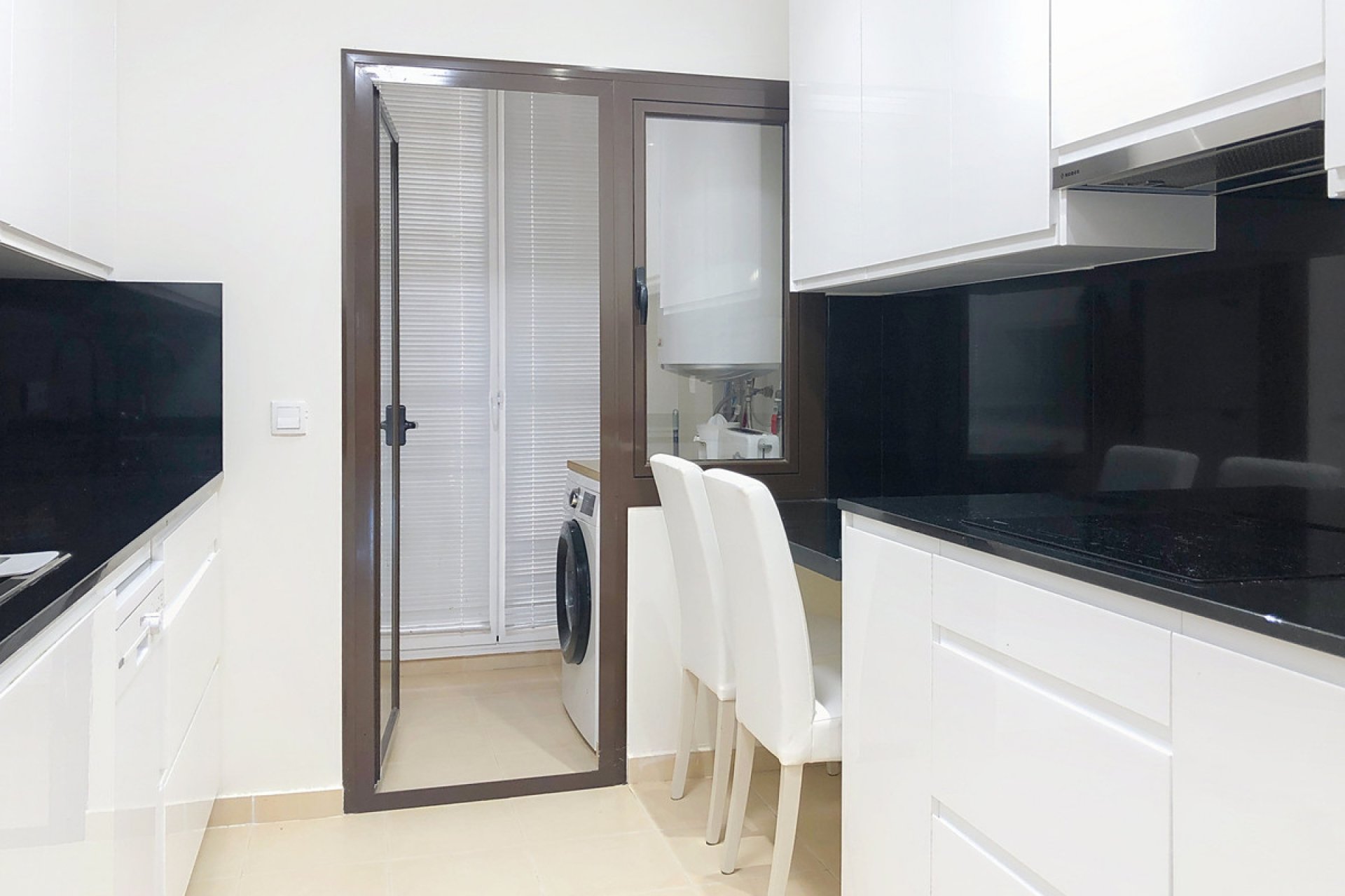 Resale - Apartment - Middle Floor Apartment - Estepona - Estepona Centro