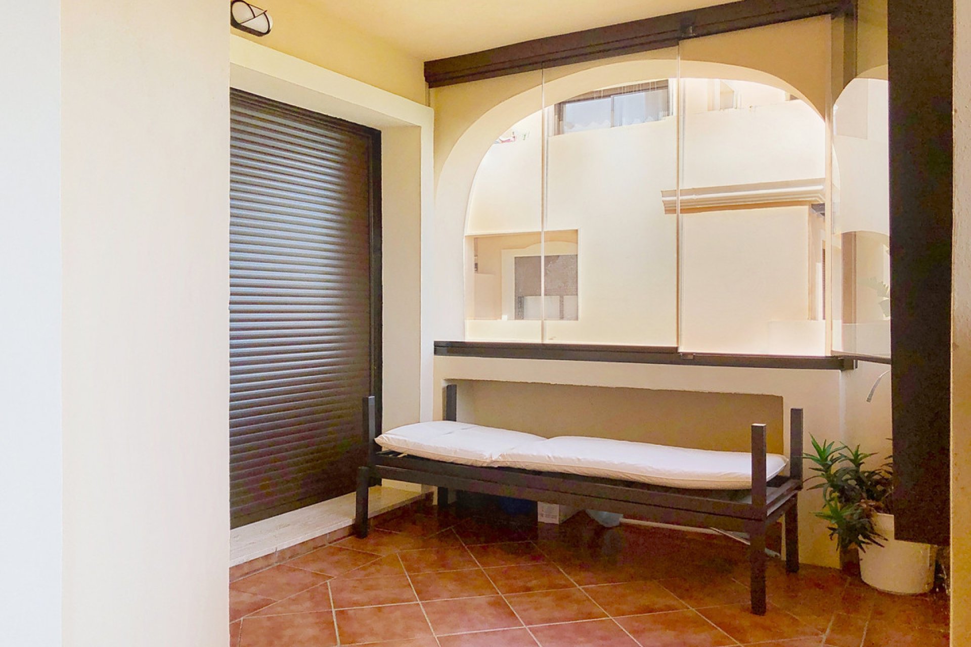 Resale - Apartment - Middle Floor Apartment - Estepona - Estepona Centro