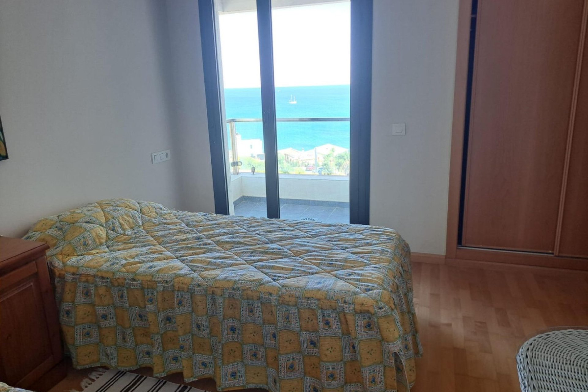 Resale - Apartment - Middle Floor Apartment - Estepona - Estepona Centro