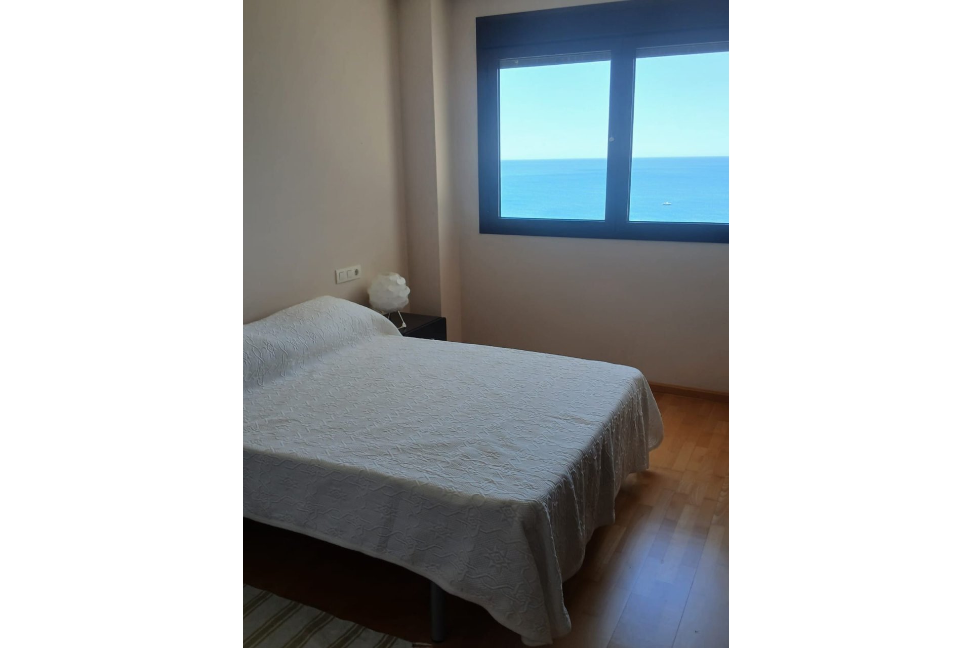Resale - Apartment - Middle Floor Apartment - Estepona - Estepona Centro