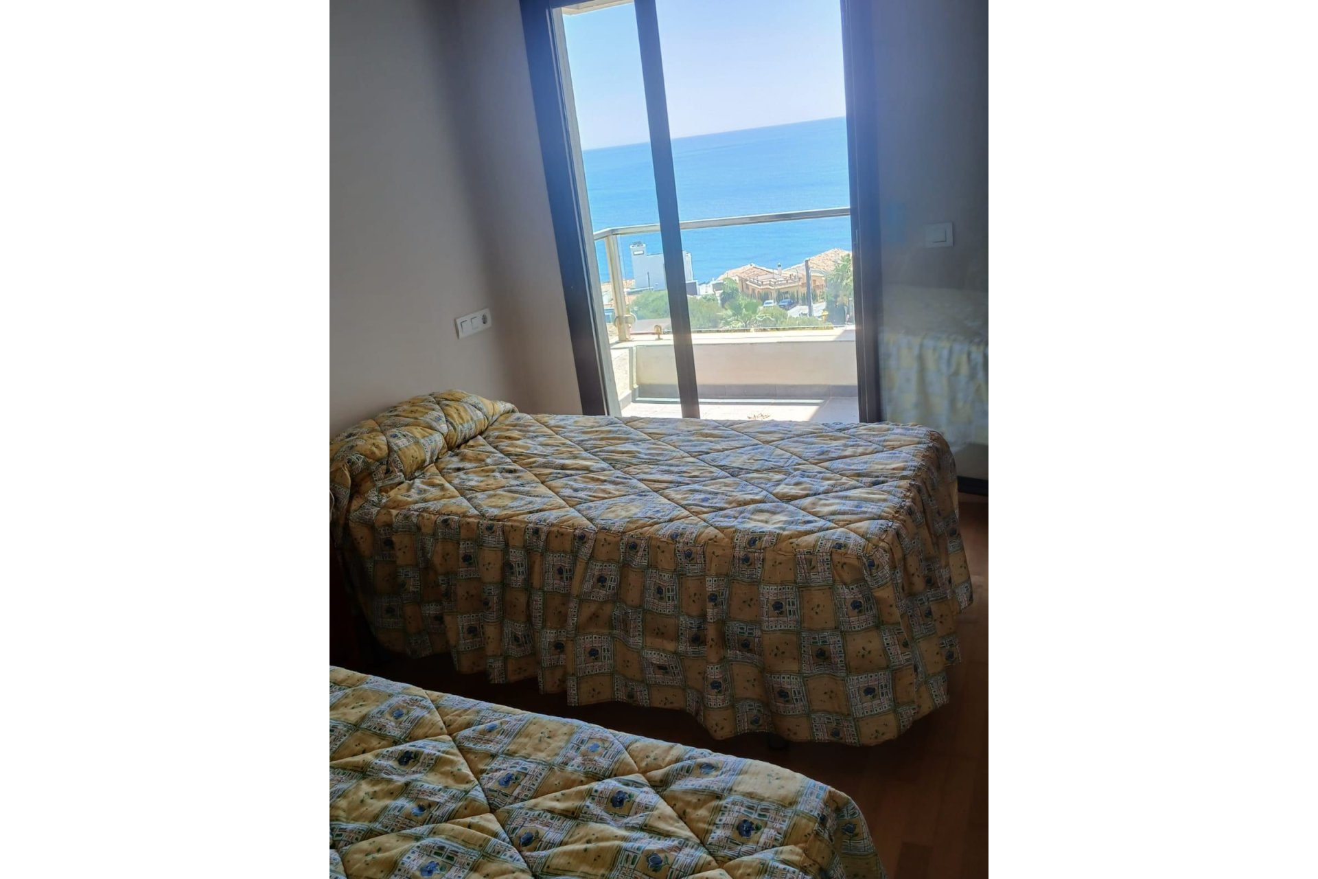 Resale - Apartment - Middle Floor Apartment - Estepona - Estepona Centro