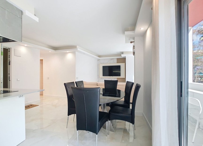 Resale - Apartment - Middle Floor Apartment - Estepona - Estepona Centro