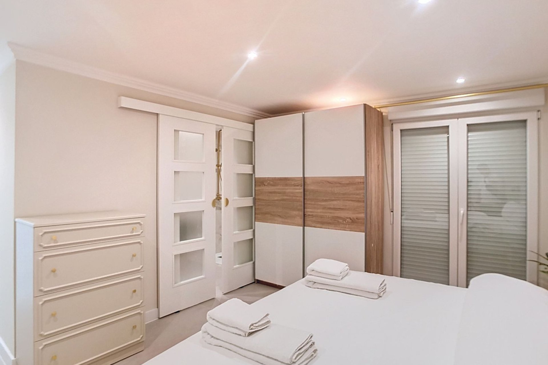 Resale - Apartment - Middle Floor Apartment - Estepona - Estepona Centro