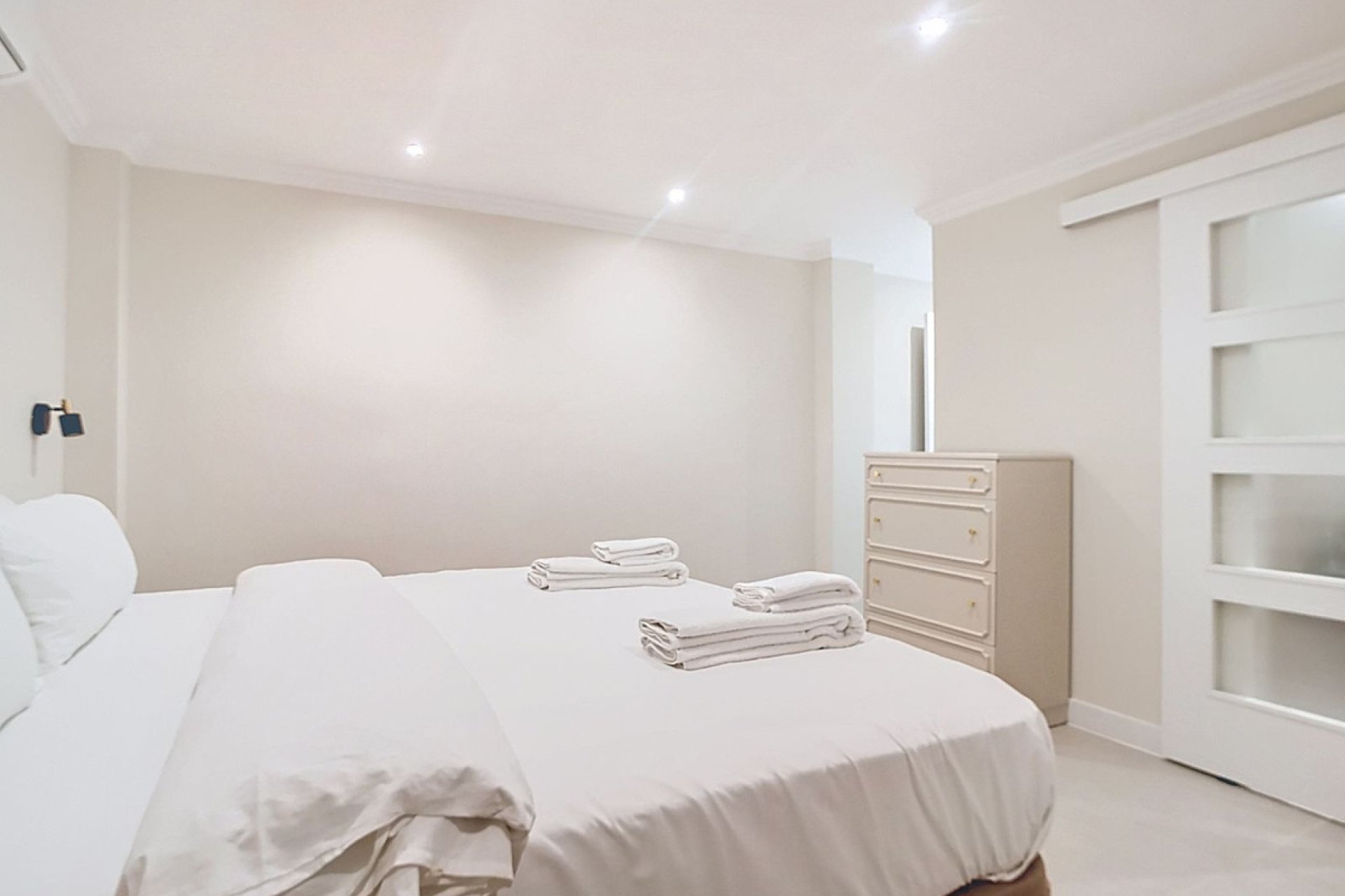 Resale - Apartment - Middle Floor Apartment - Estepona - Estepona Centro