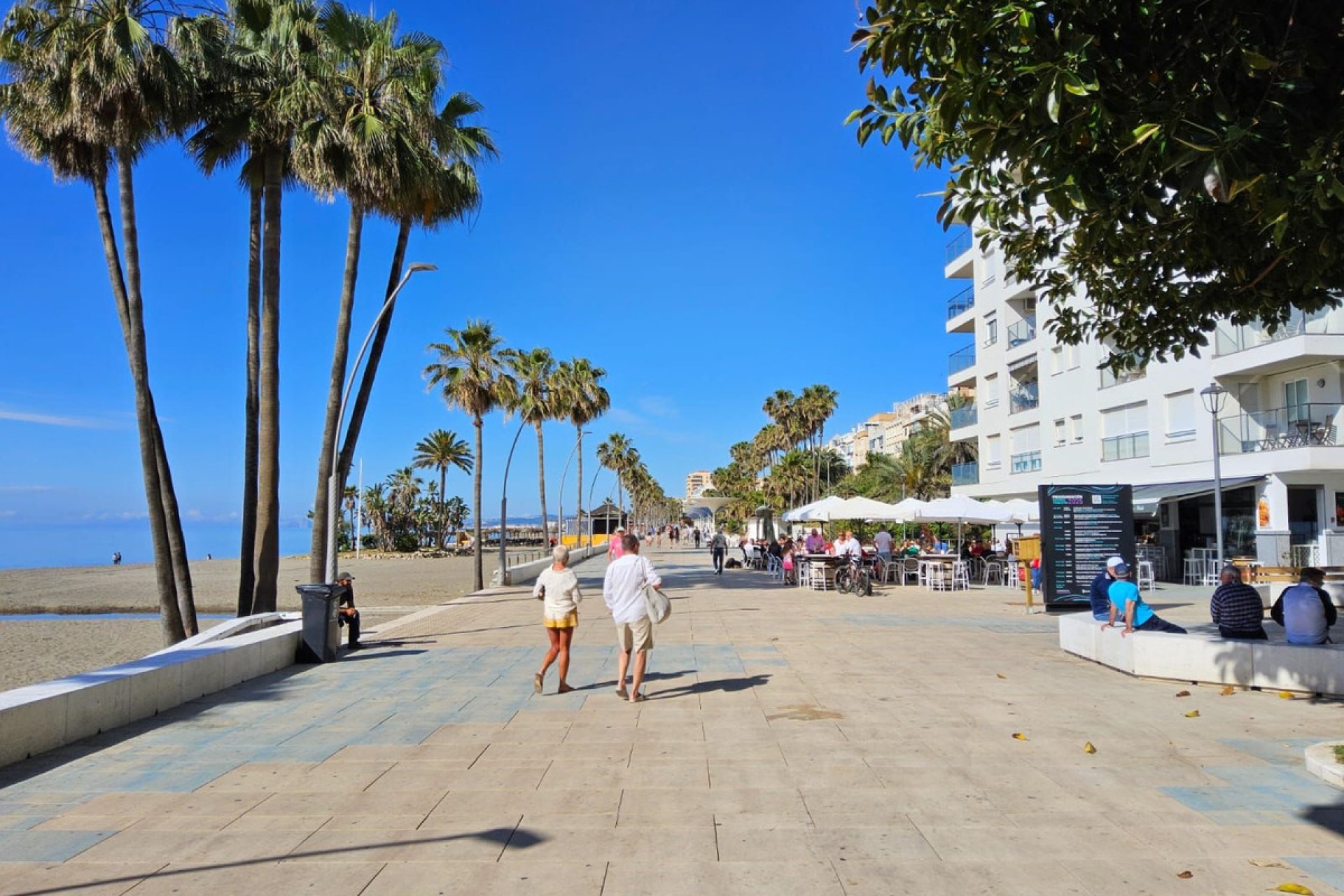 Resale - Apartment - Middle Floor Apartment - Estepona - Estepona Centro