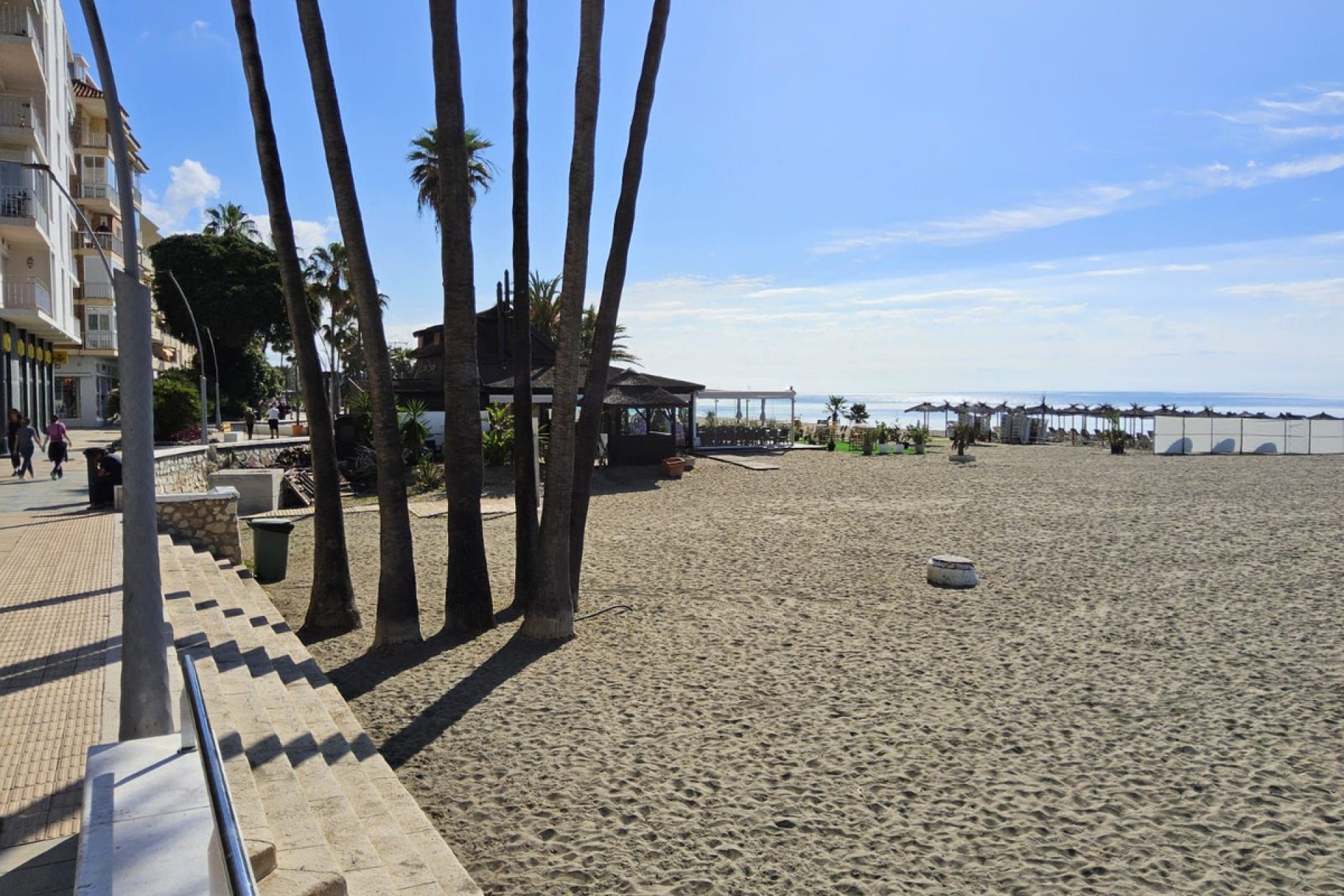 Resale - Apartment - Middle Floor Apartment - Estepona - Estepona Centro