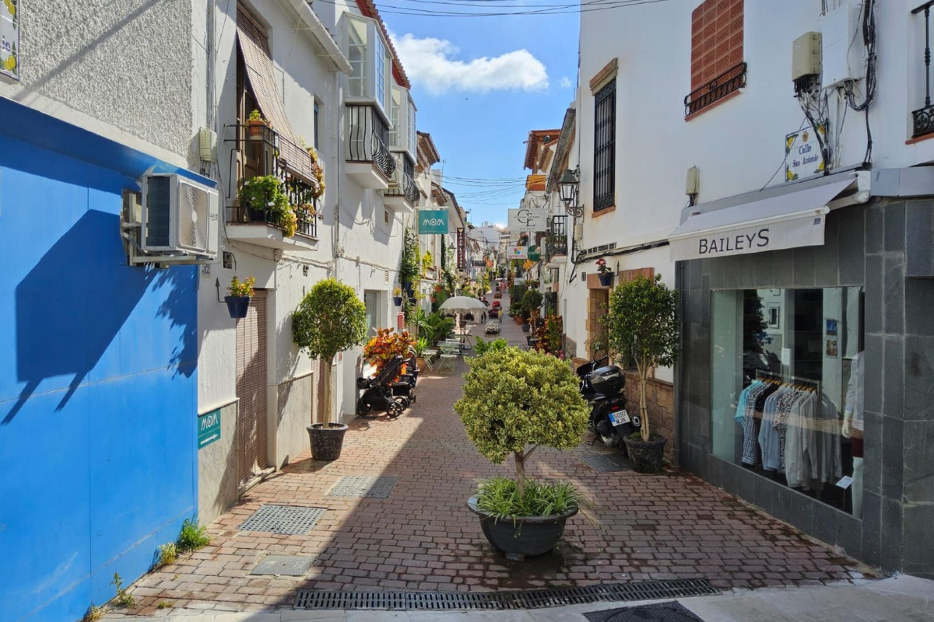 Resale - Apartment - Middle Floor Apartment - Estepona - Estepona Centro